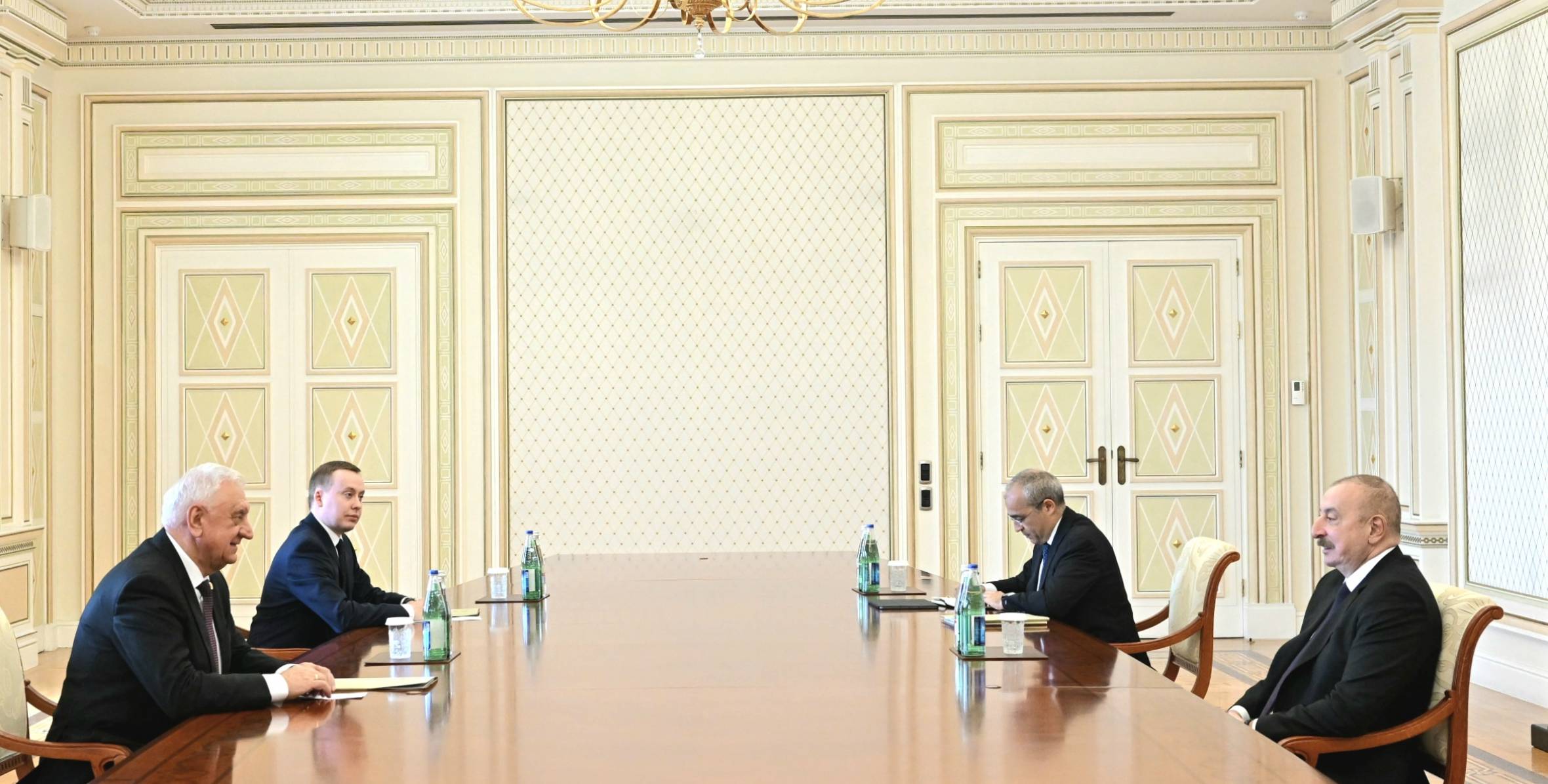 İlham Əliyev Avrasiya İqtisadi Komissiyası Kollegiyasının sədrini qəbul edib