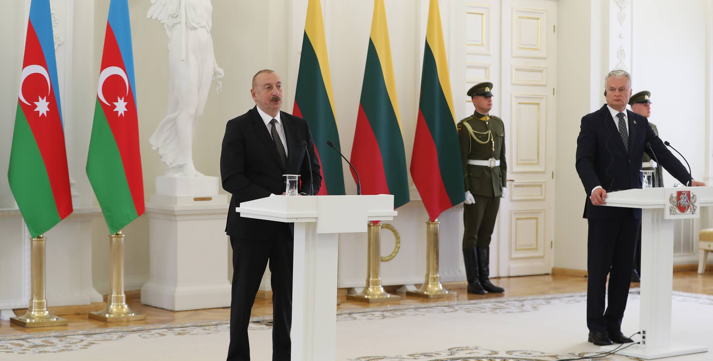 Президенты Азербайджана и Литвы выступили с заявлениями для прессы