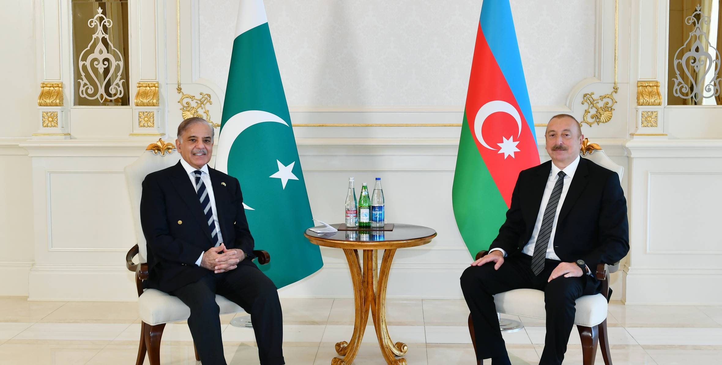 Состоялась встреча Президента Ильхама Алиева и премьер-министра Пакистана Мухаммада Шахбаза Шарифа один на один