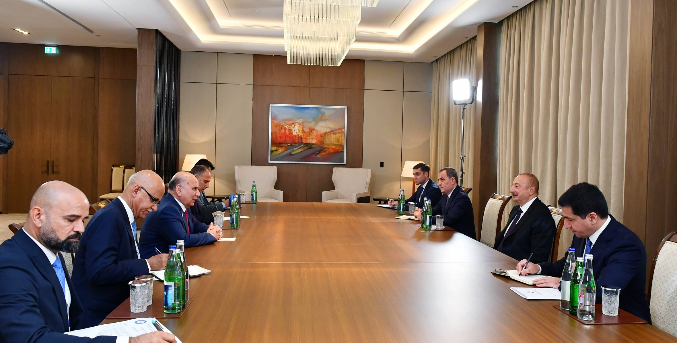 Ilham Aliyev received Deputy Prime Minister of Iraq