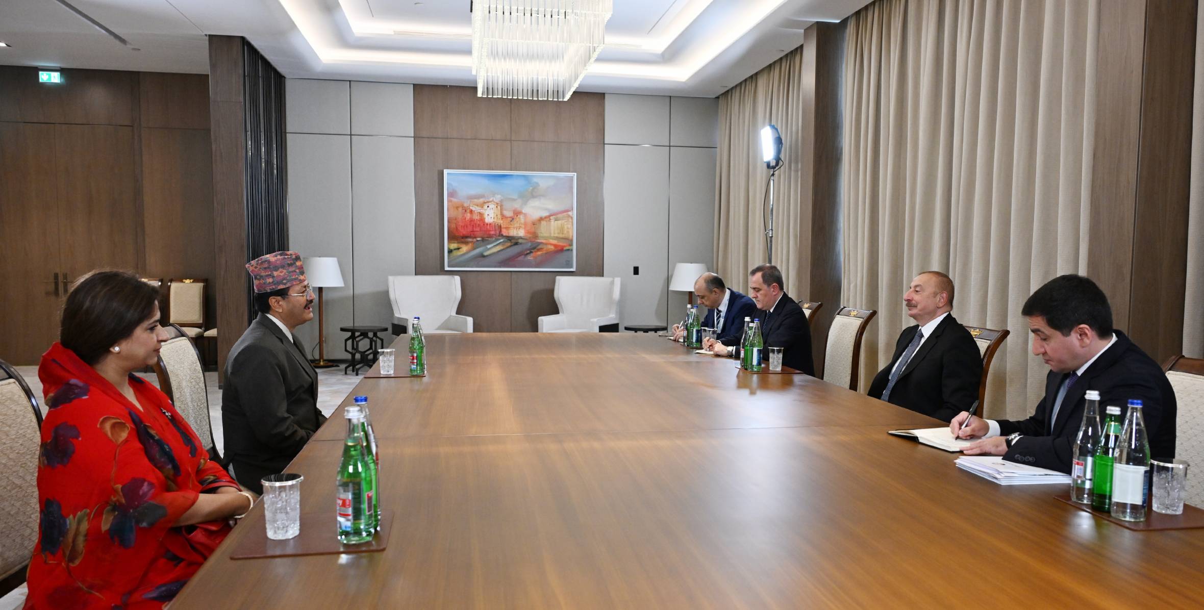 Ильхам Алиев принял министра иностранных дел Непала