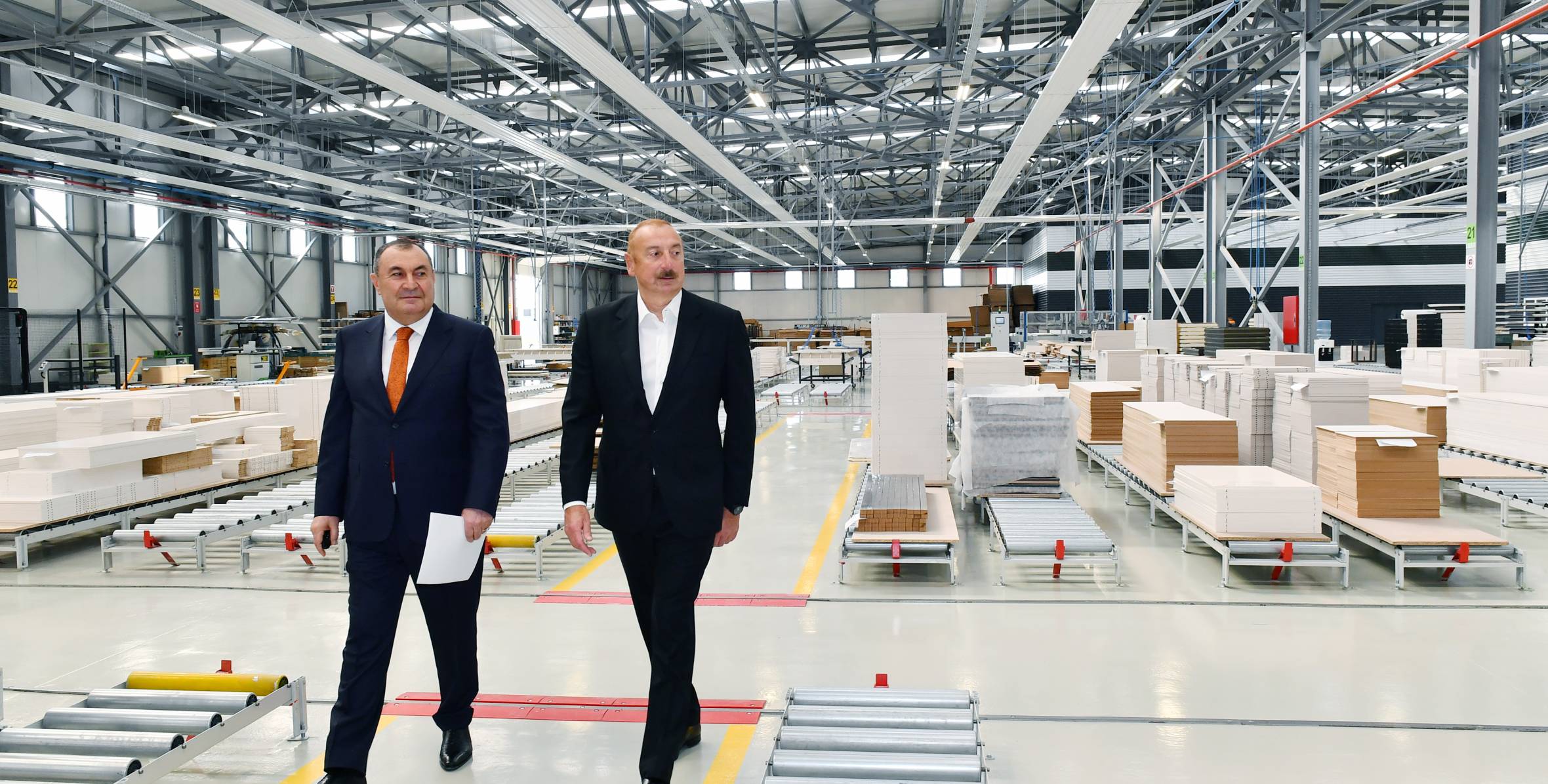 Ильхам Алиев принял участие в открытии мебельной фабрики Venzana в Газахе