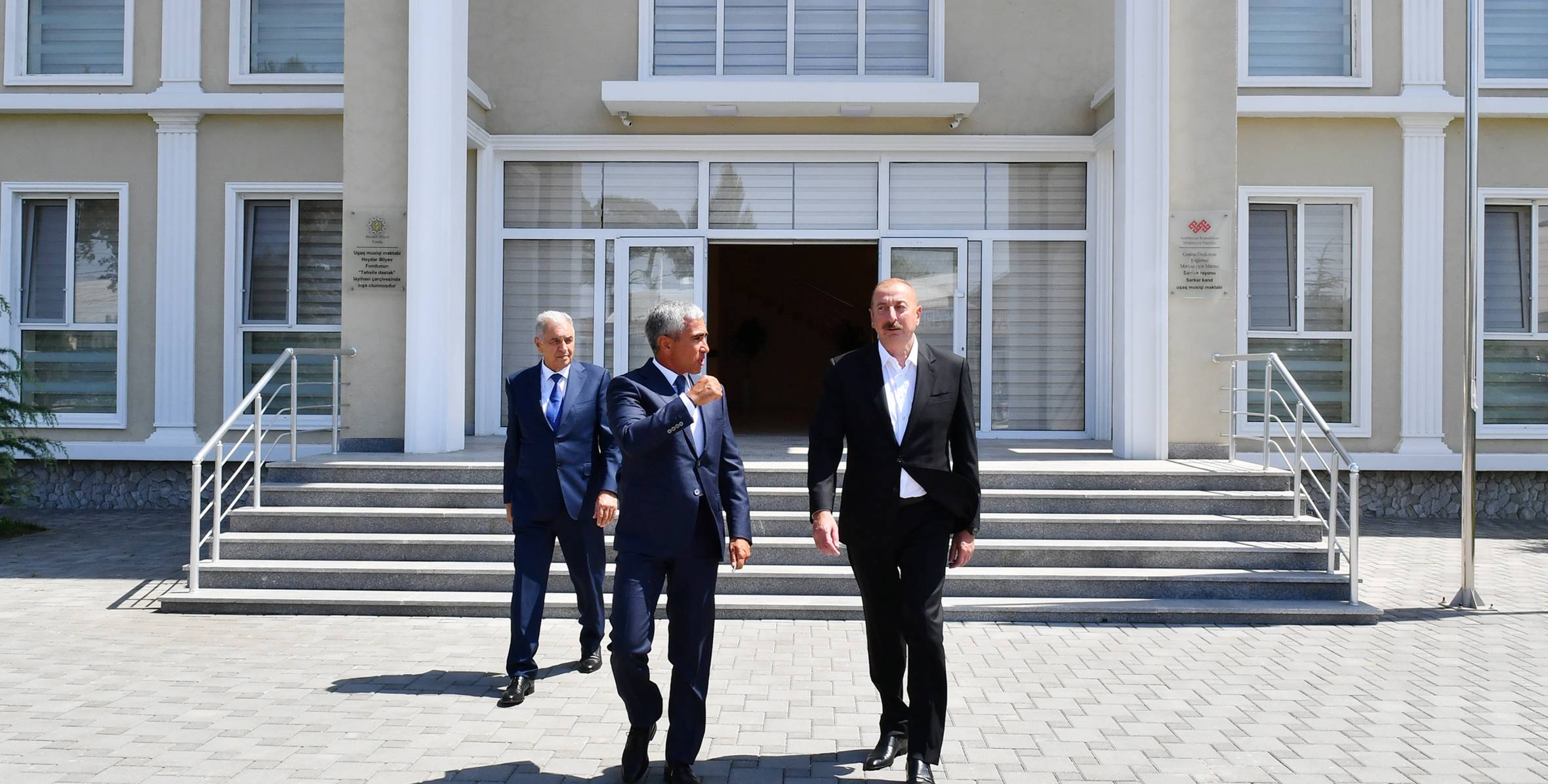 Ильхам Алиев принял участие в открытии нового здания детской музыкальной школы села Серкар