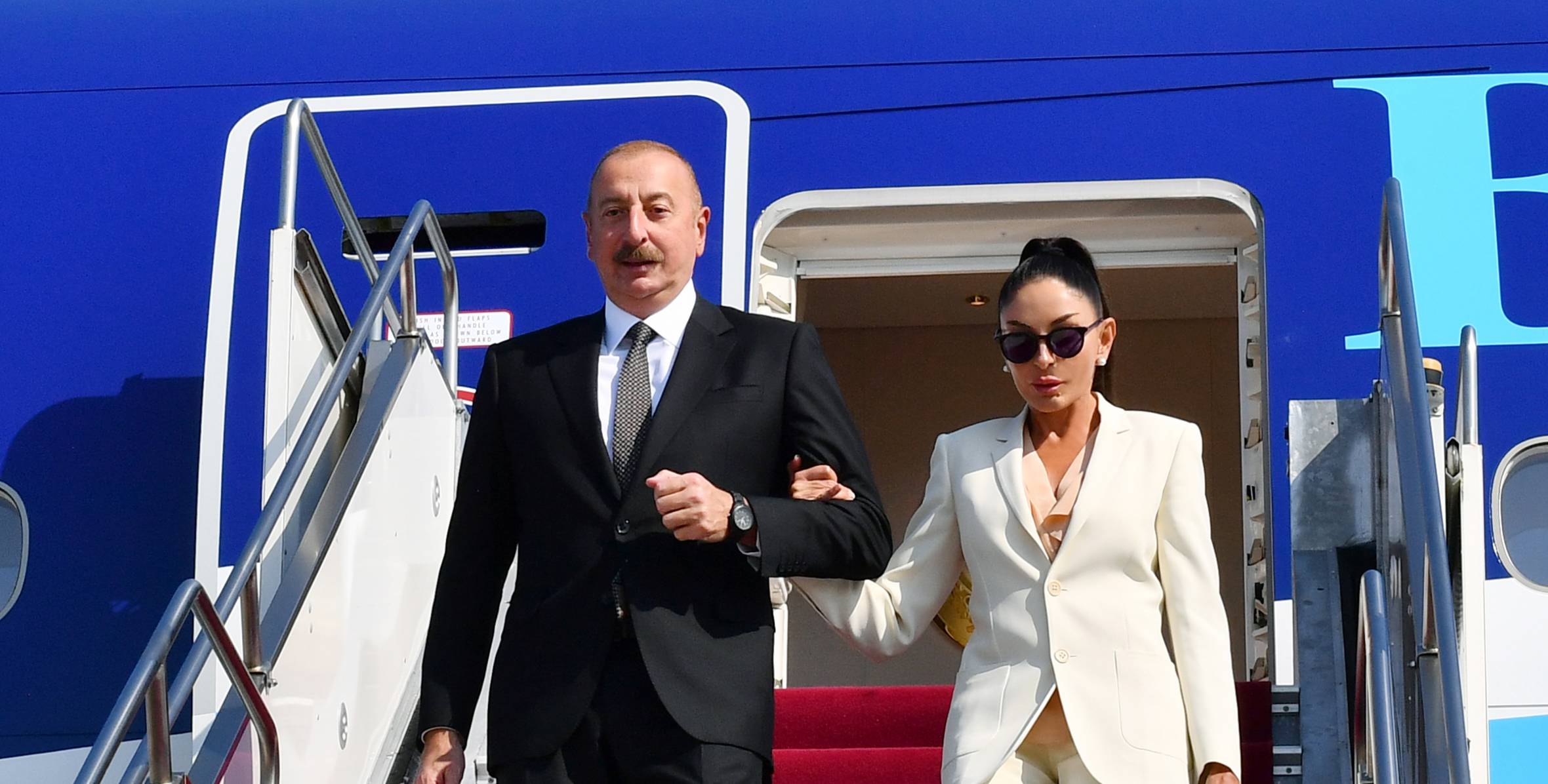 Ilham Aliyev arrived in Hungary for working visit