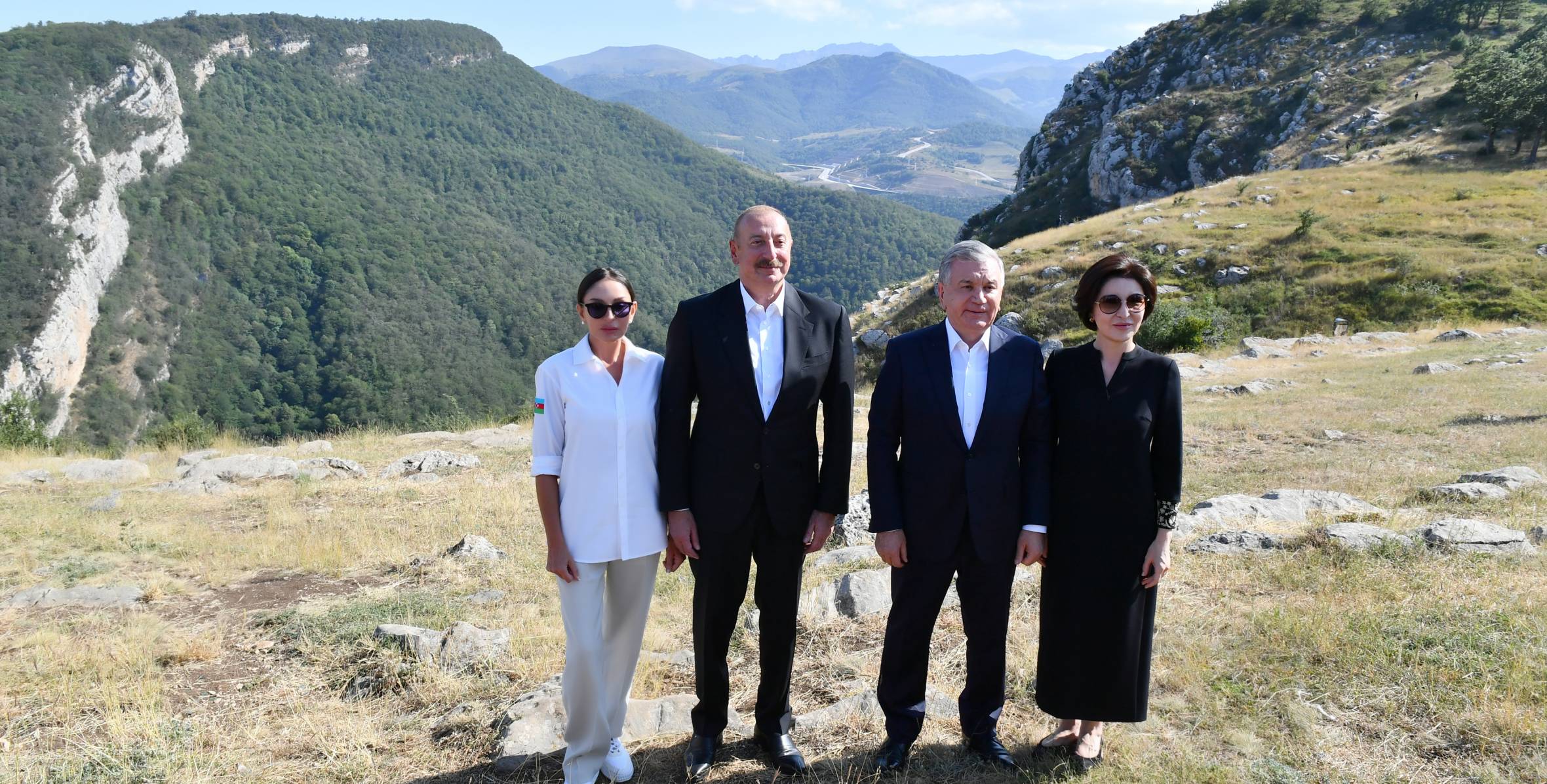 Президенты Азербайджана и Узбекистана и их супруги посетили Шушу