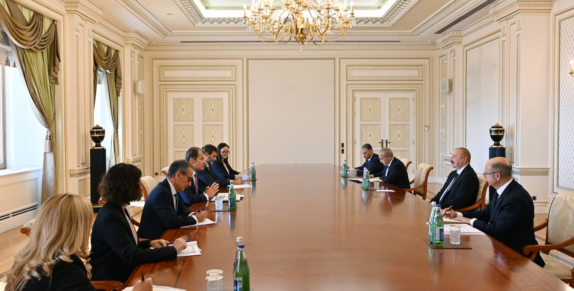 Ilham Aliyev received delegation of European Bank for Reconstruction and Development