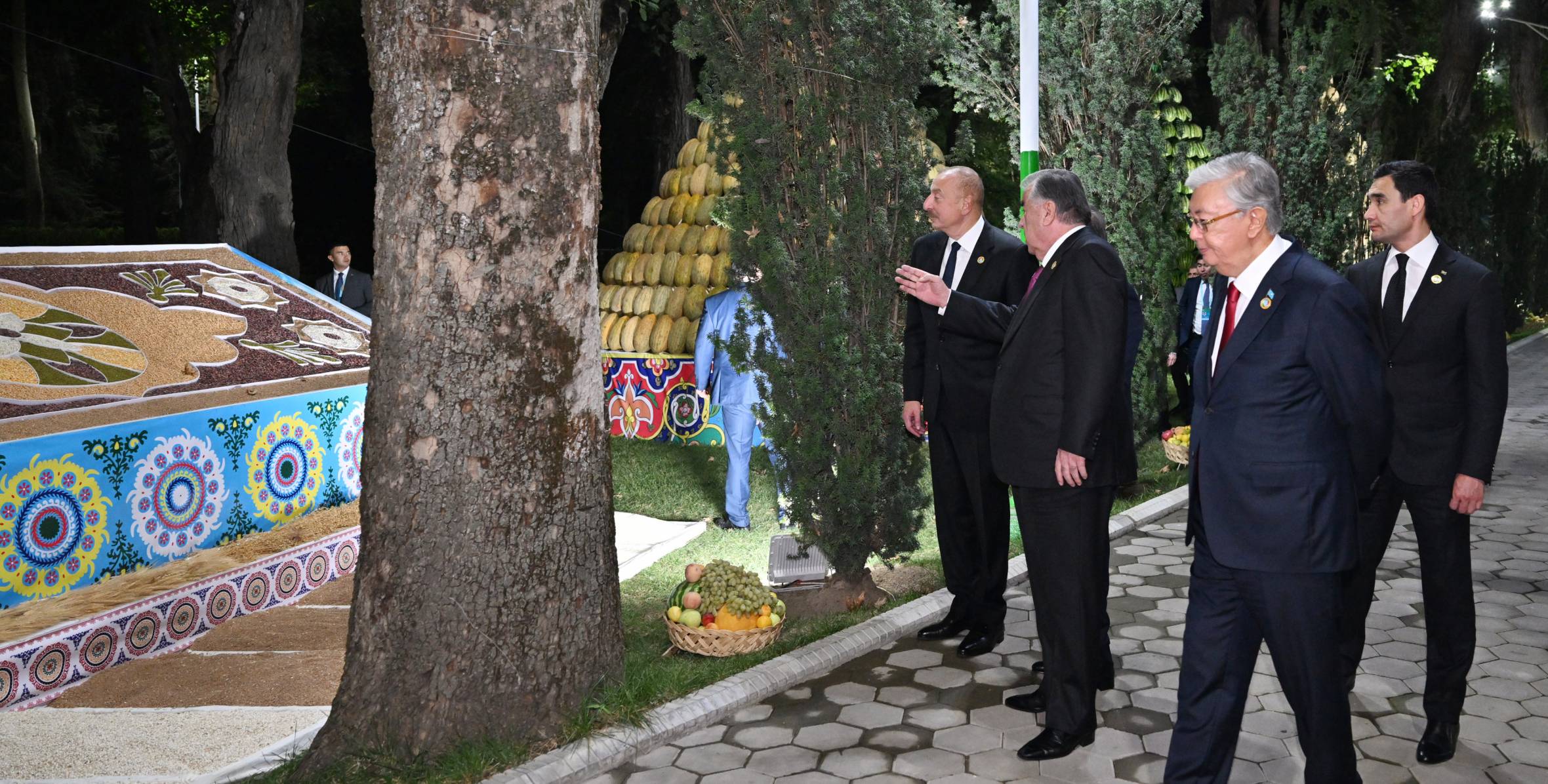 Ilham Aliyev participates in official reception in honor of heads of state in Dushanbe