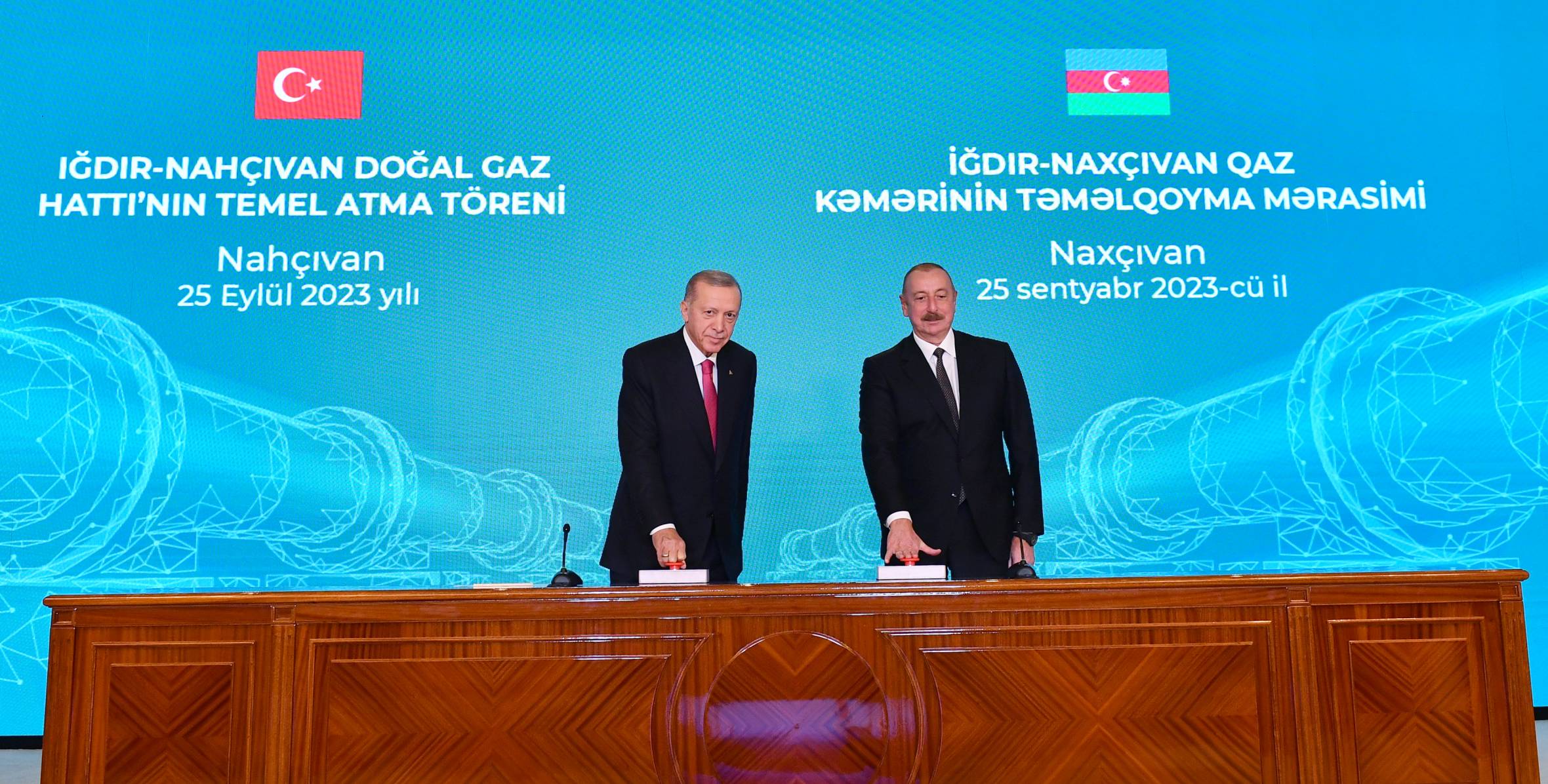 Ильхам Алиев и Президент Реджеп Тайип Эрдоган приняли участие в церемонии закладки фундамента газопровода Игдыр-Нахчыван