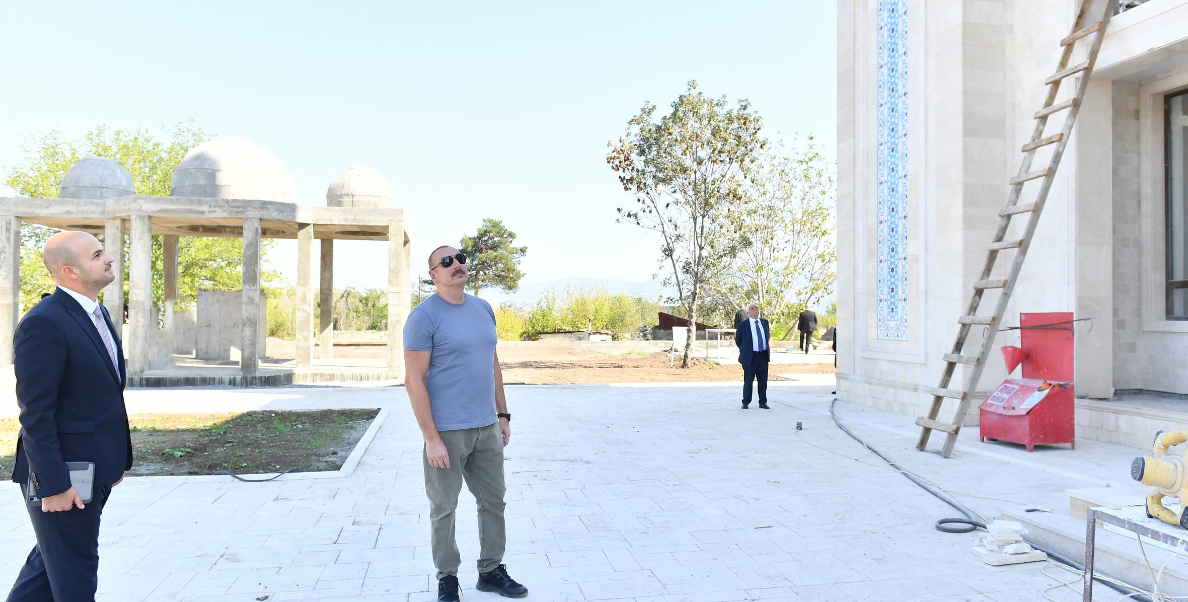 Ильхам Алиев ознакомился с работами, проводимыми в Зангиланской городской мечети