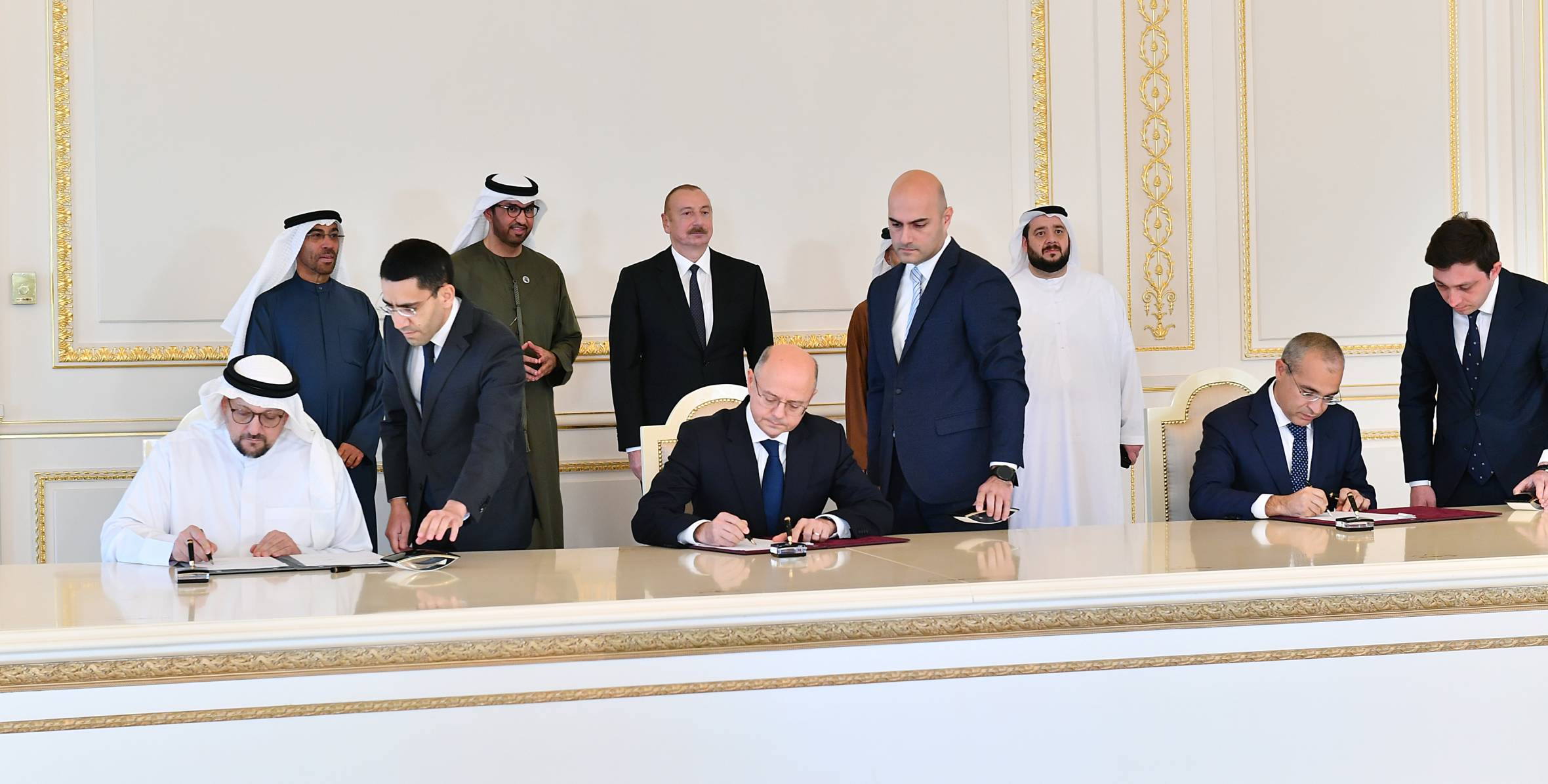Подписаны документы между Правительством Азербайджана и компанией Masdar Объединенных Арабских Эмиратов