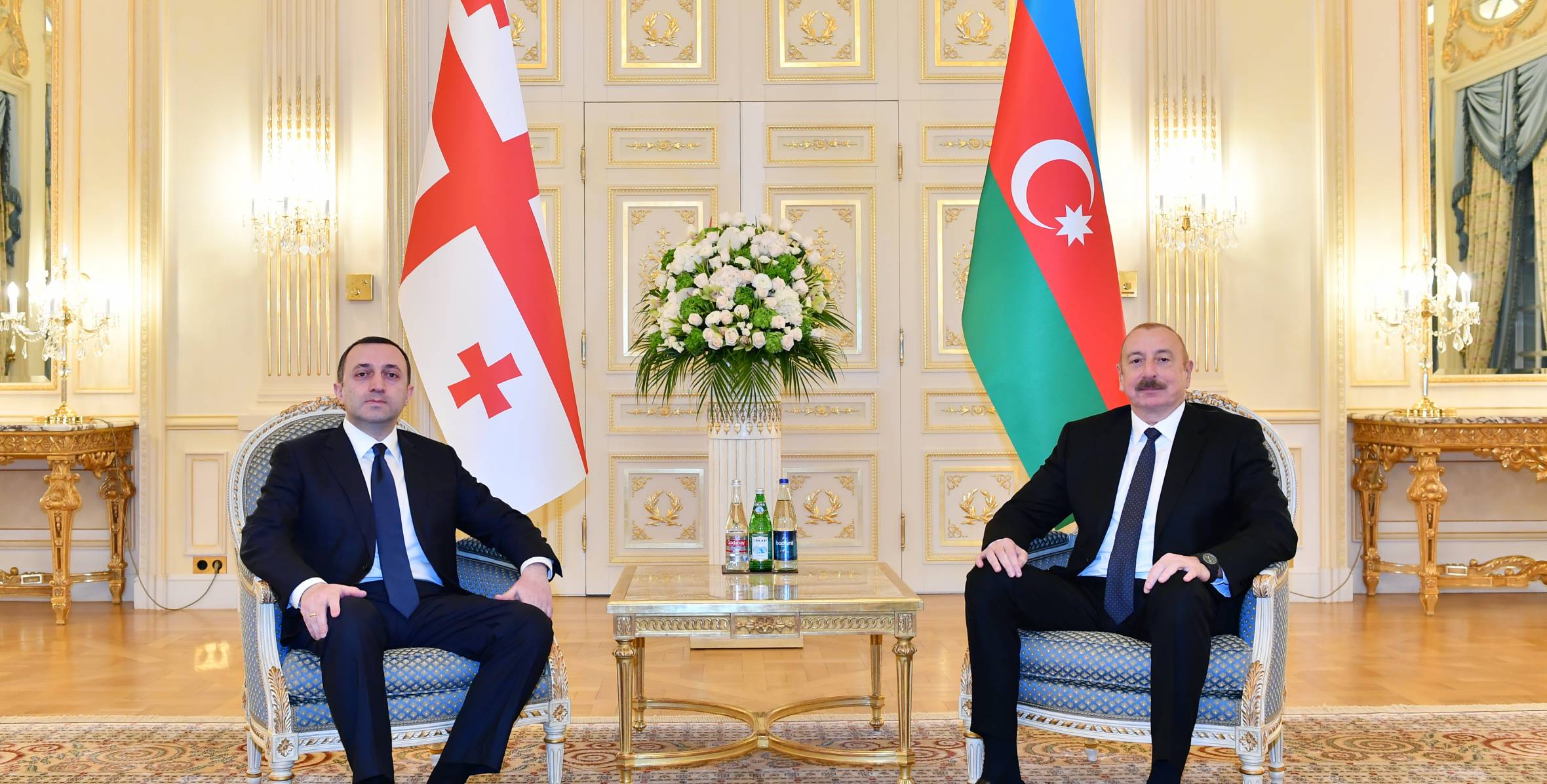 İlham Əliyev Gürcüstanın Baş naziri İrakli Qaribaşvili ilə görüşüb