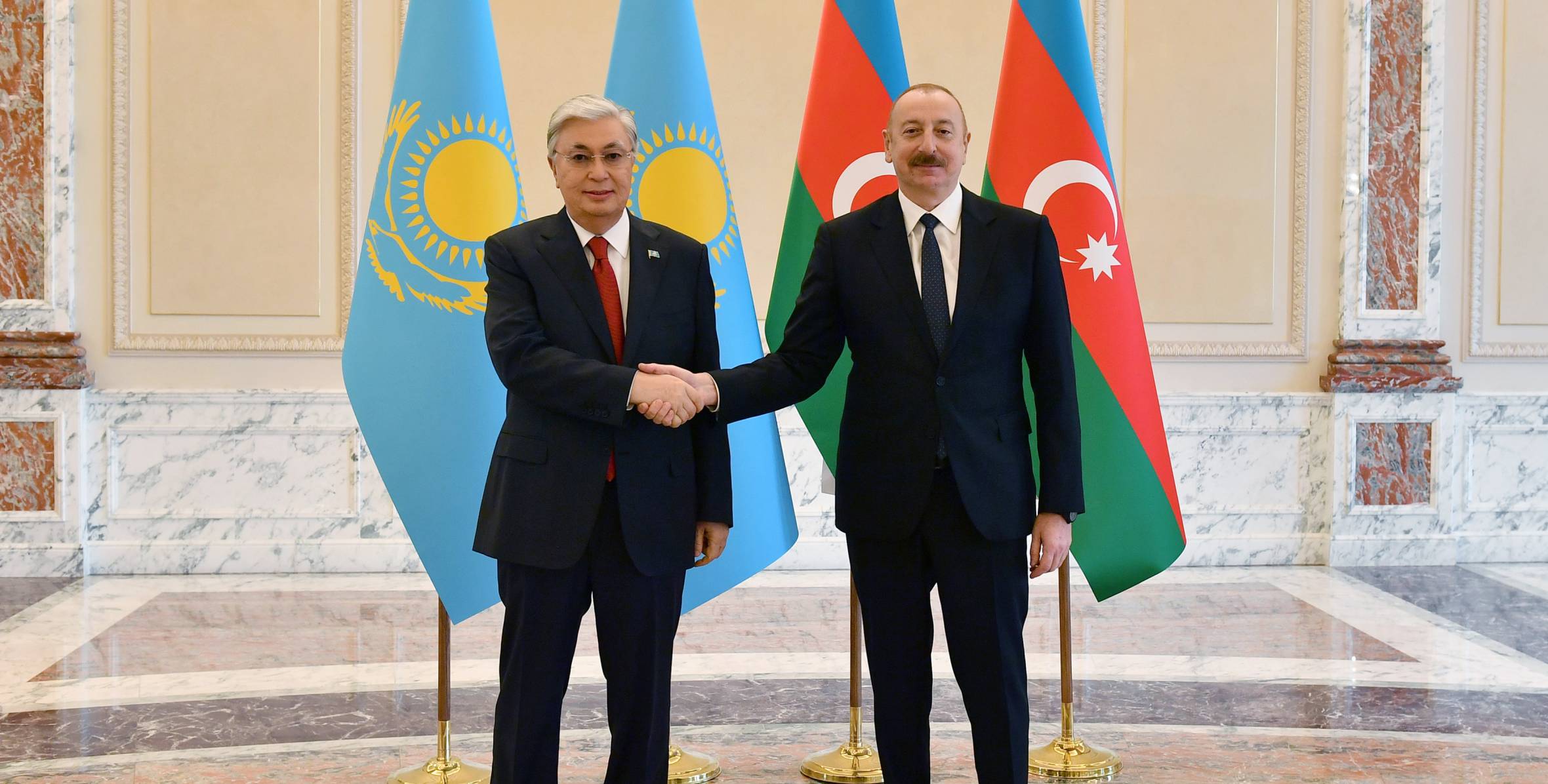 Ильхам Алиев встретился с Президентом Казахстана Касым-Жомартом Токаевым