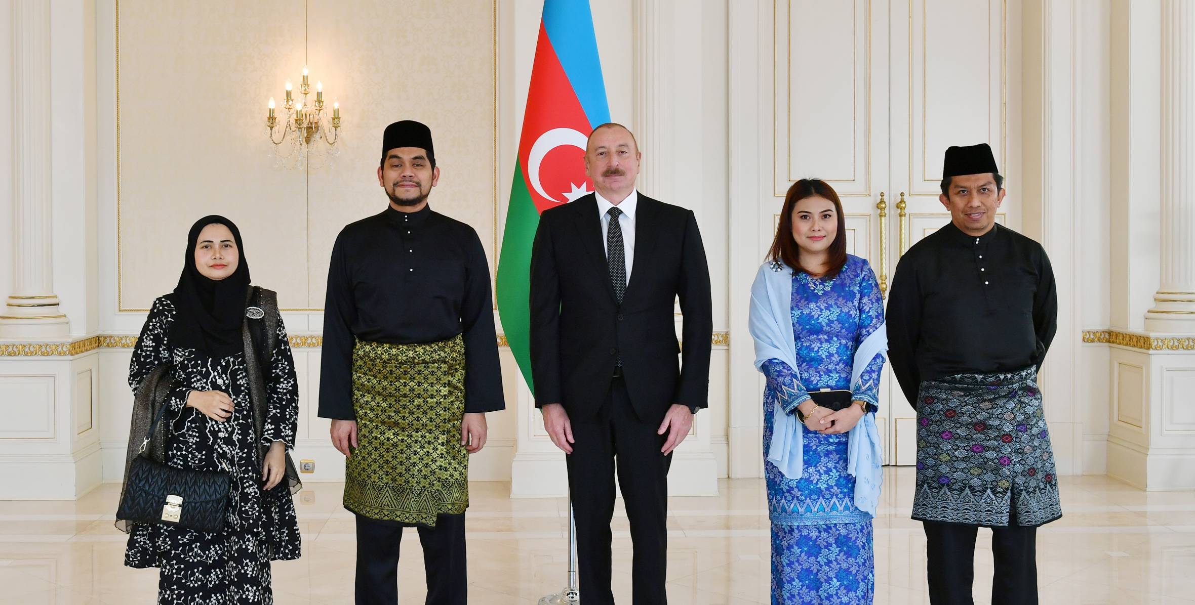 Ильхам Алиев принял верительные грамоты новоназначенного посла Малайзии в Азербайджане 