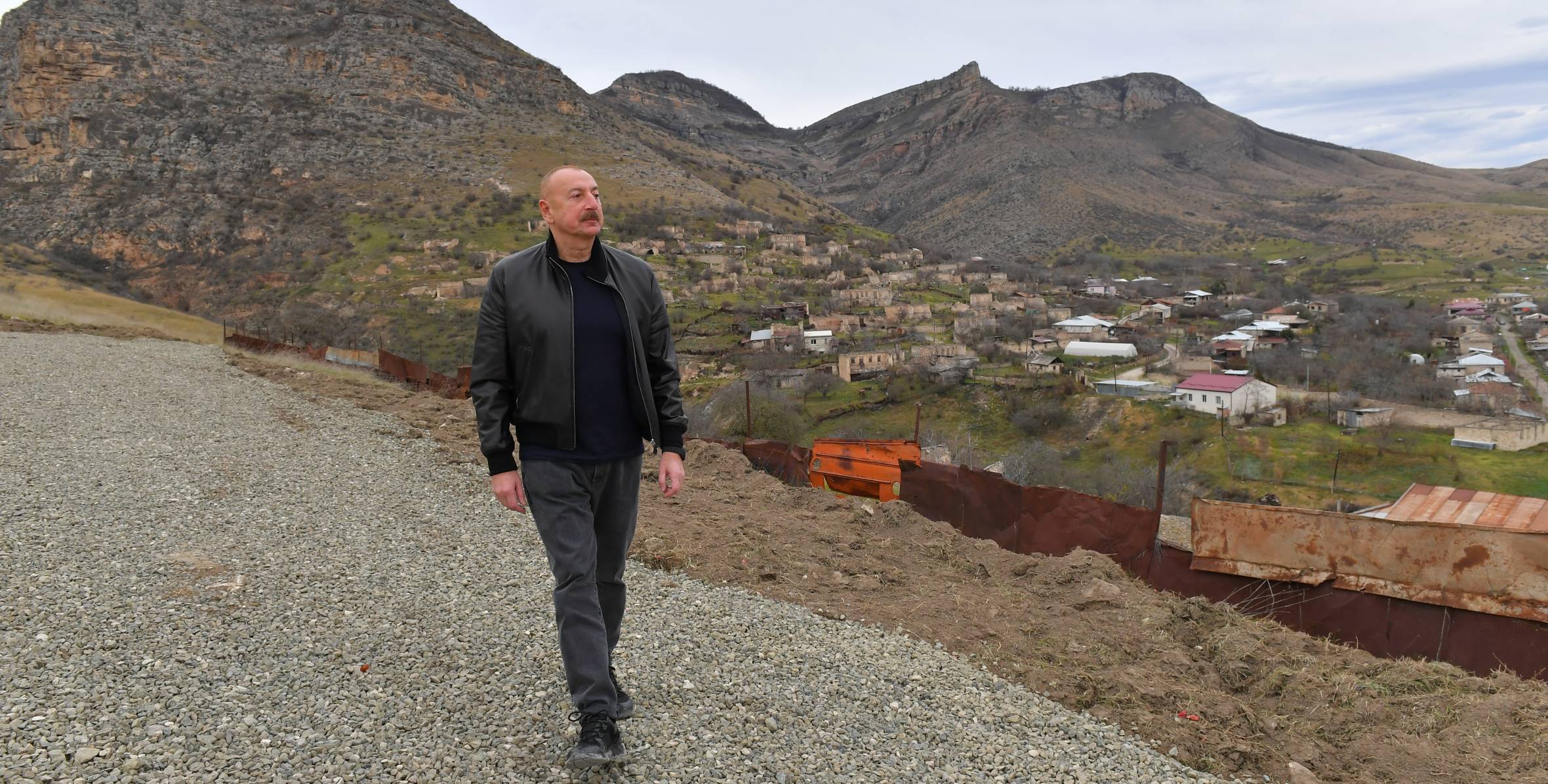 Ильхам Алиев посетил село Пирляр Ходжалинского района