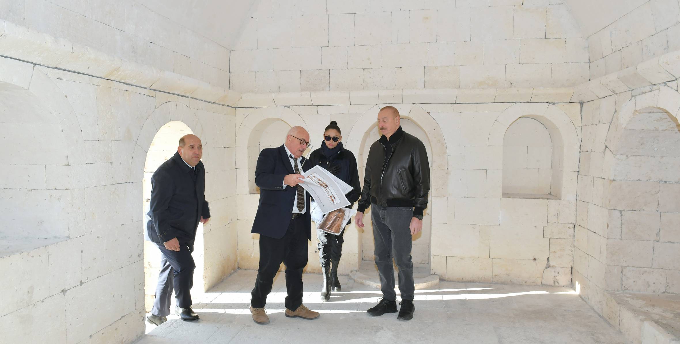 Ilham Aliyev and First Lady Mehriban Aliyeva have examined the ongoing repair and restoration works at the Imarat Complex in the city of Aghdam