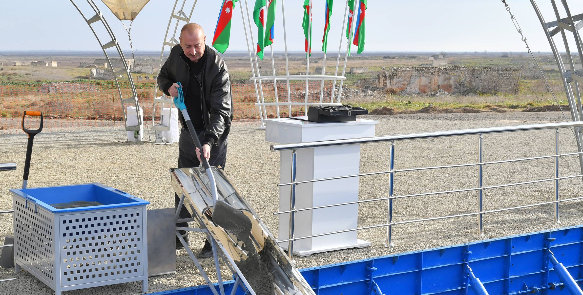 Ильхам Алиев заложил фундамент села Салахлы Кенгерли Агдамского района