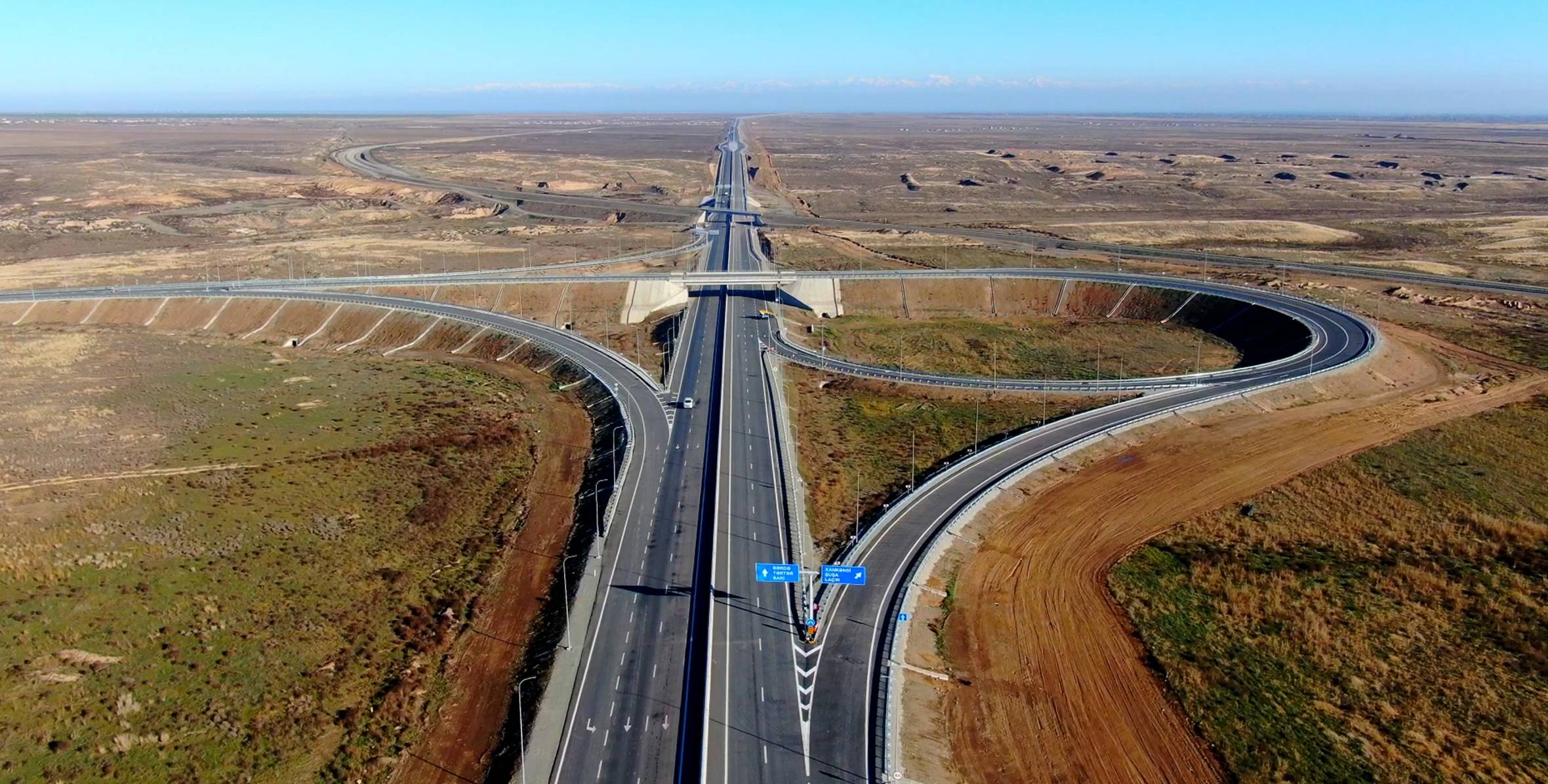 Ильхам Алиев принял участие в открытии автодорога Барда-Агдам