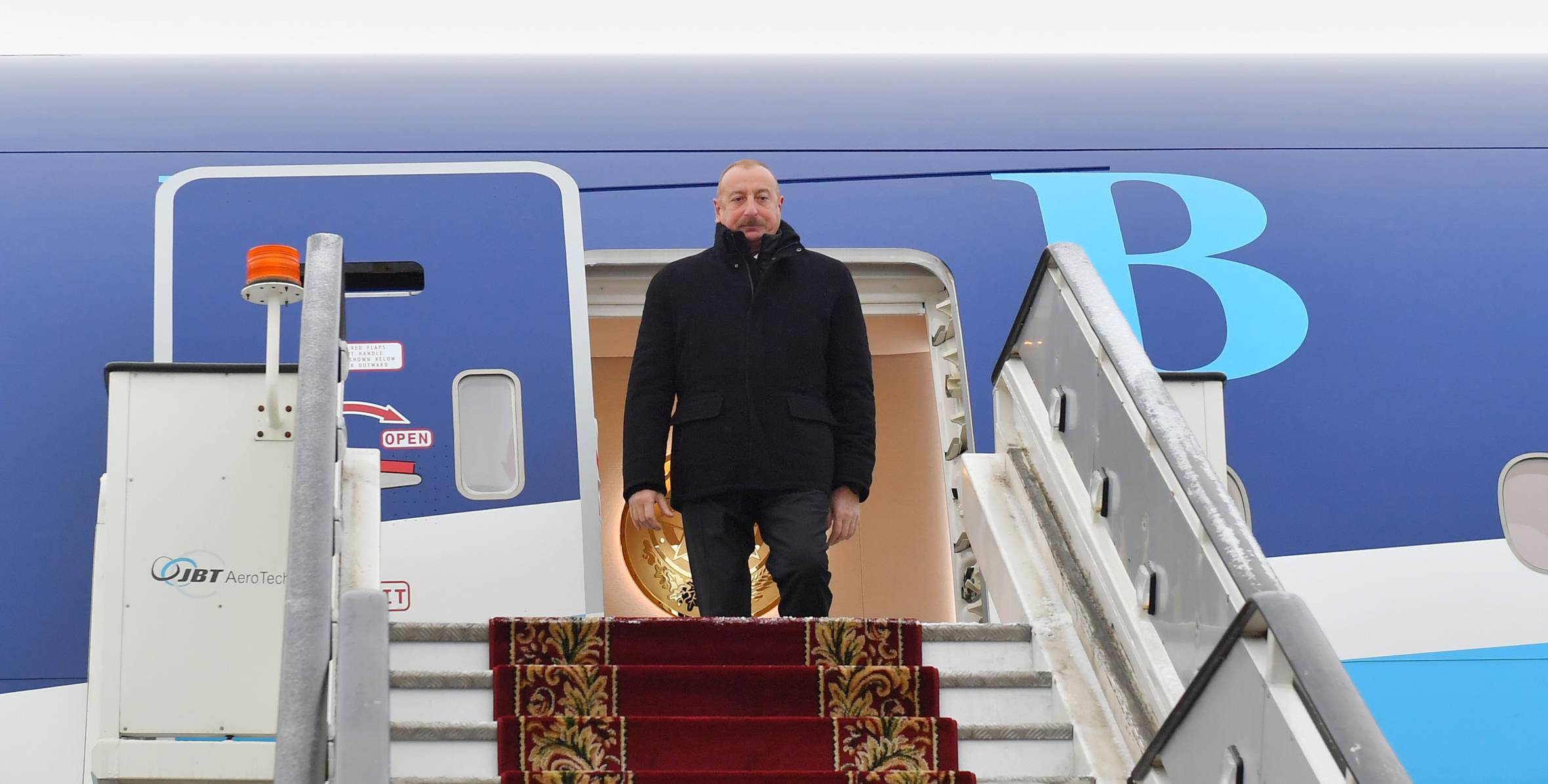 Ilham Aliyev arrived in Saint Petersburg for working visit