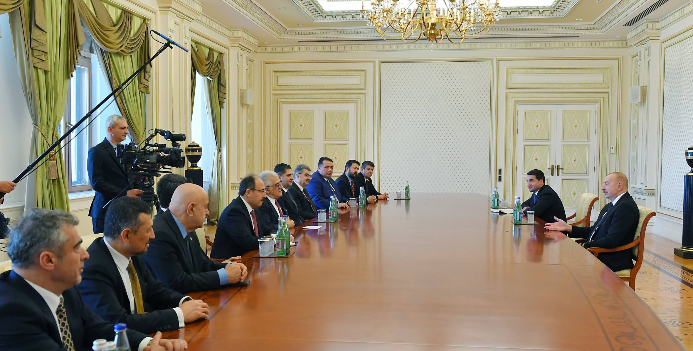Ильхам Алиев принял делегацию в составе членов Великого национального собрания Турции