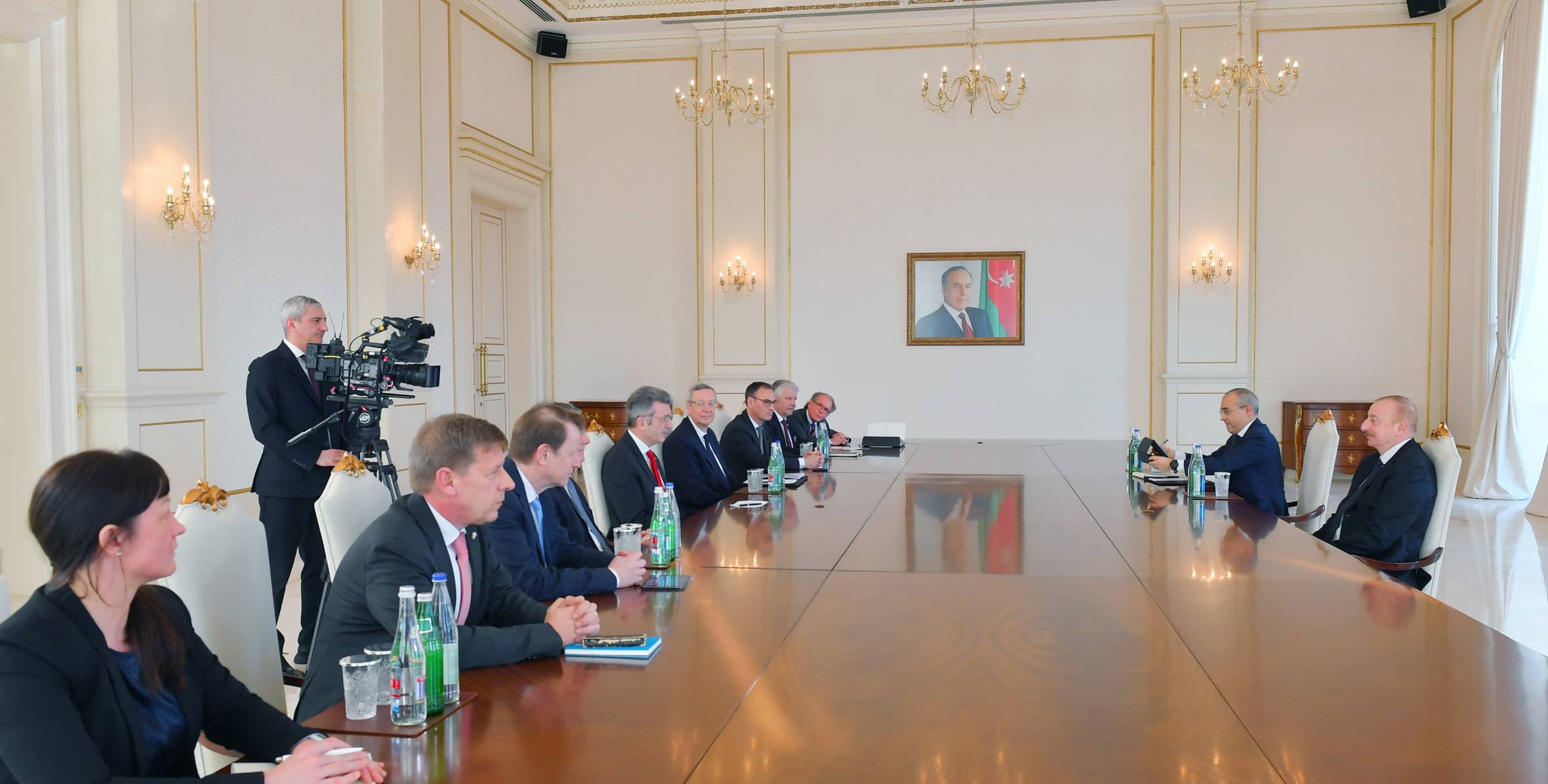 Ильхам Алиев принял делегацию во главе с председателем Восточного комитета германской экономики