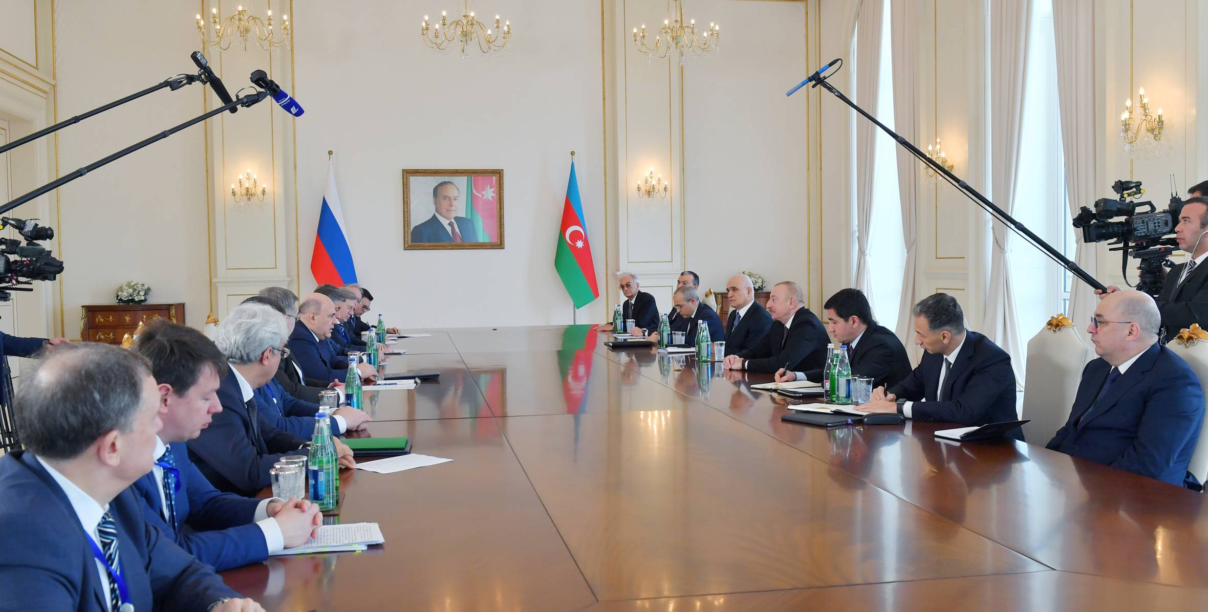 Состоялась встреча Ильхама Алиева с председателем Правительства России