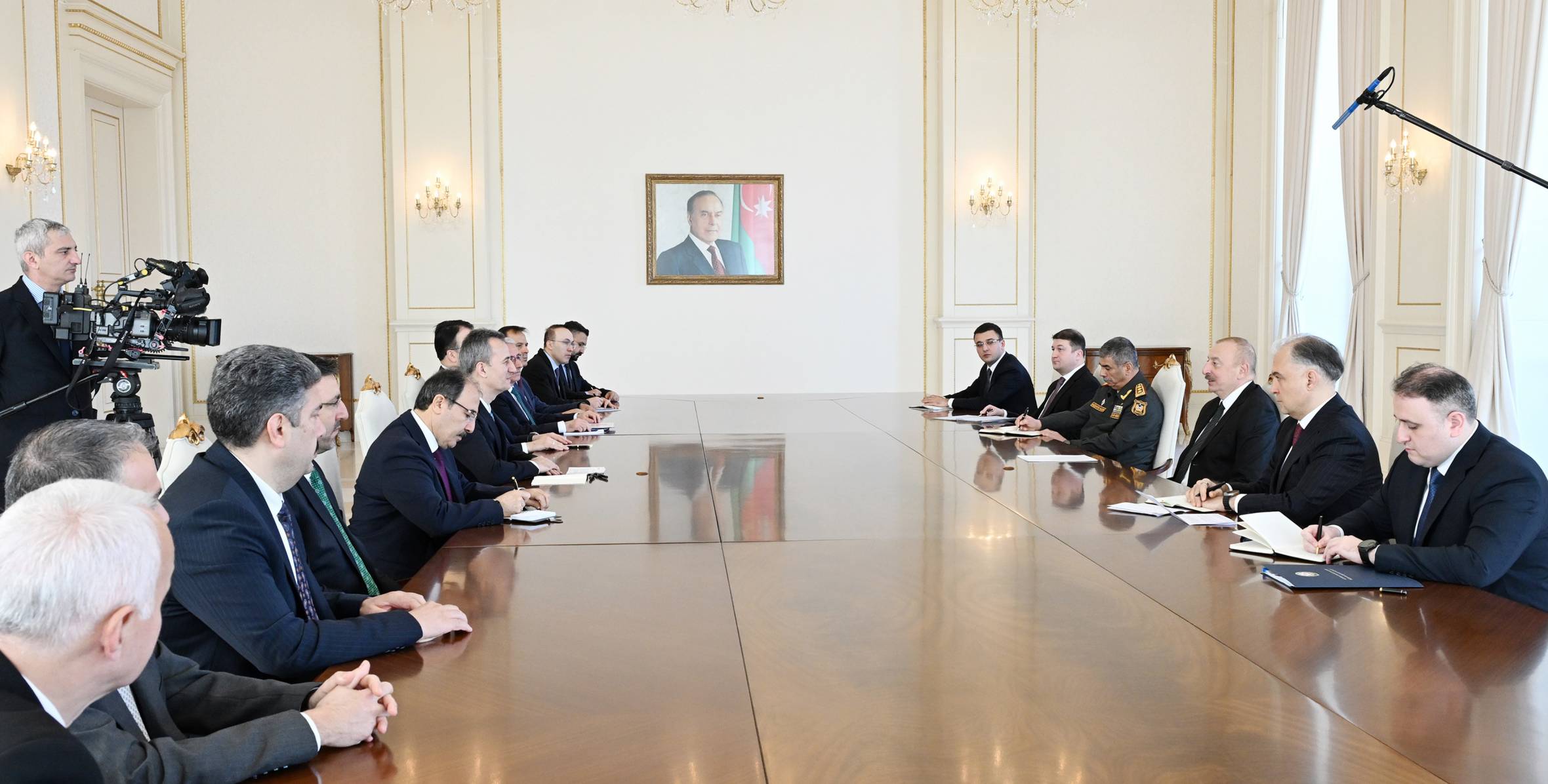 Ilham Aliyev received Turkish delegation led by President of Secretariat of Defense Industries