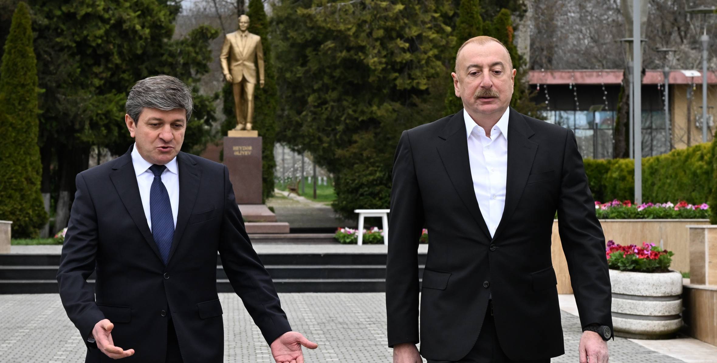 Ilham Aliyev visited statue of National Leader Heydar Aliyev in Gabala city