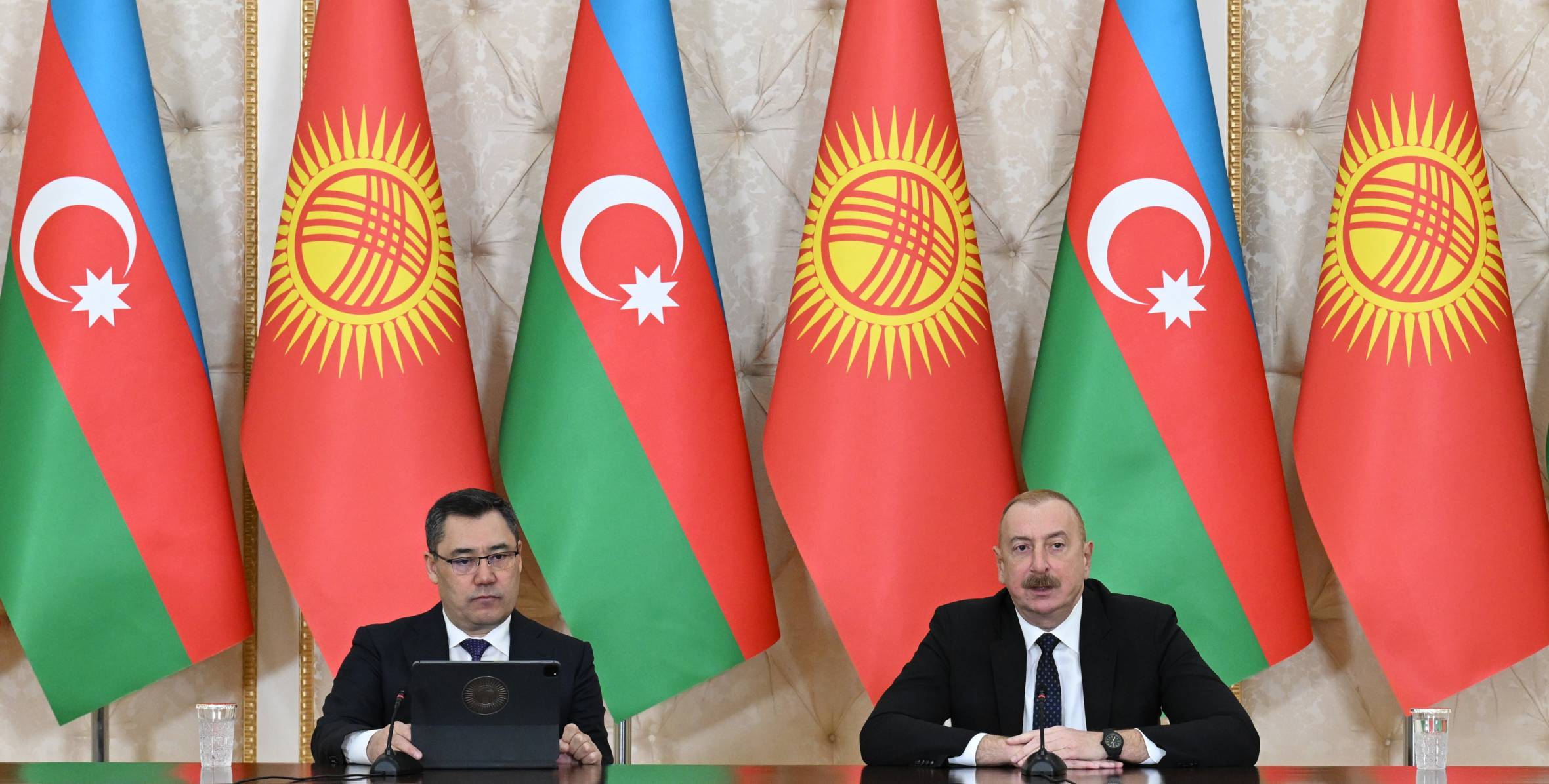 Президент Ильхам Алиев и Президент Садыр Жапаров выступили с заявлениями для прессы