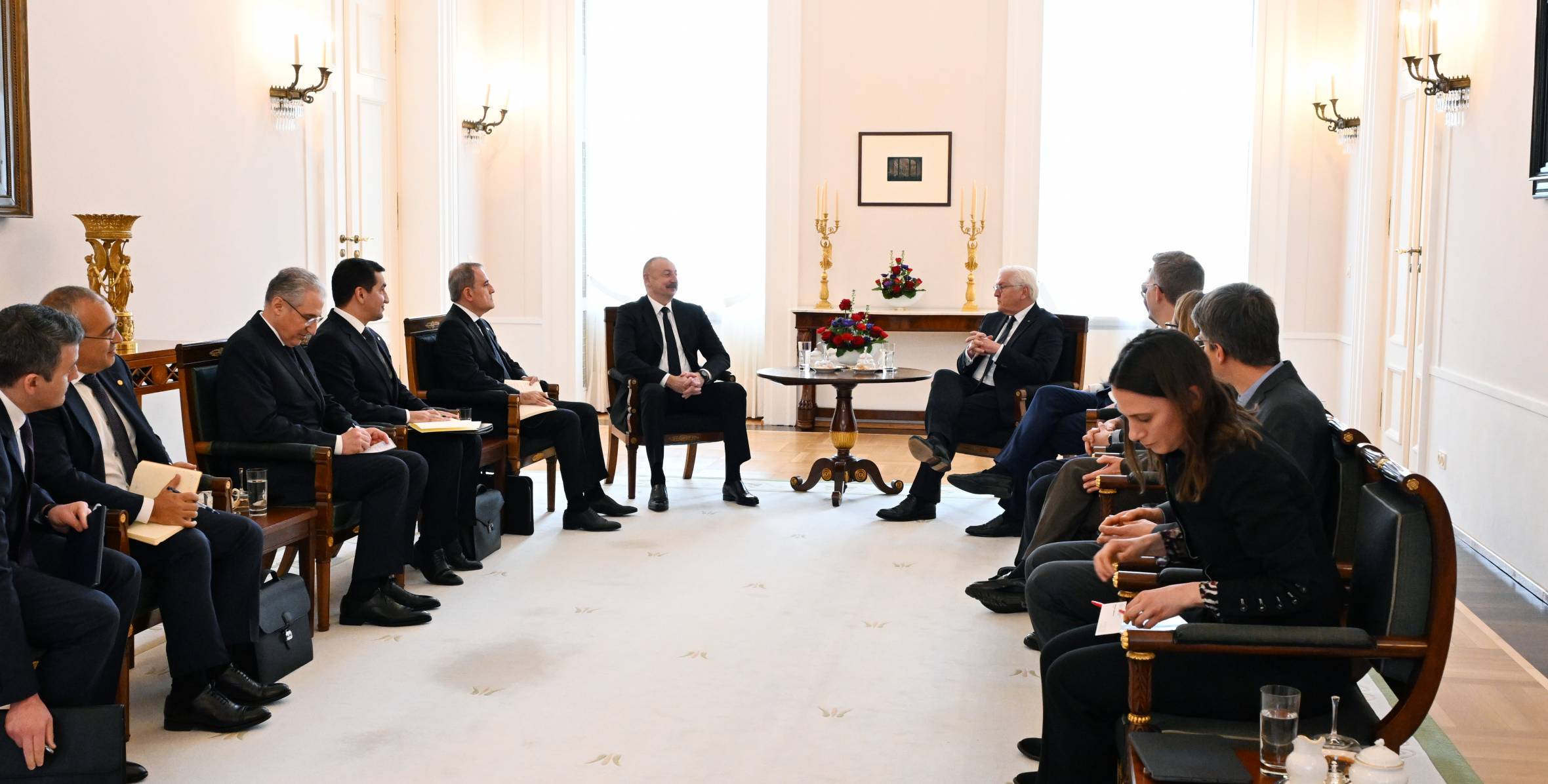 Состоялась встреча Ильхама Алиева и Президента Германии Франка-Вальтера Штайнмайера в расширенном составе