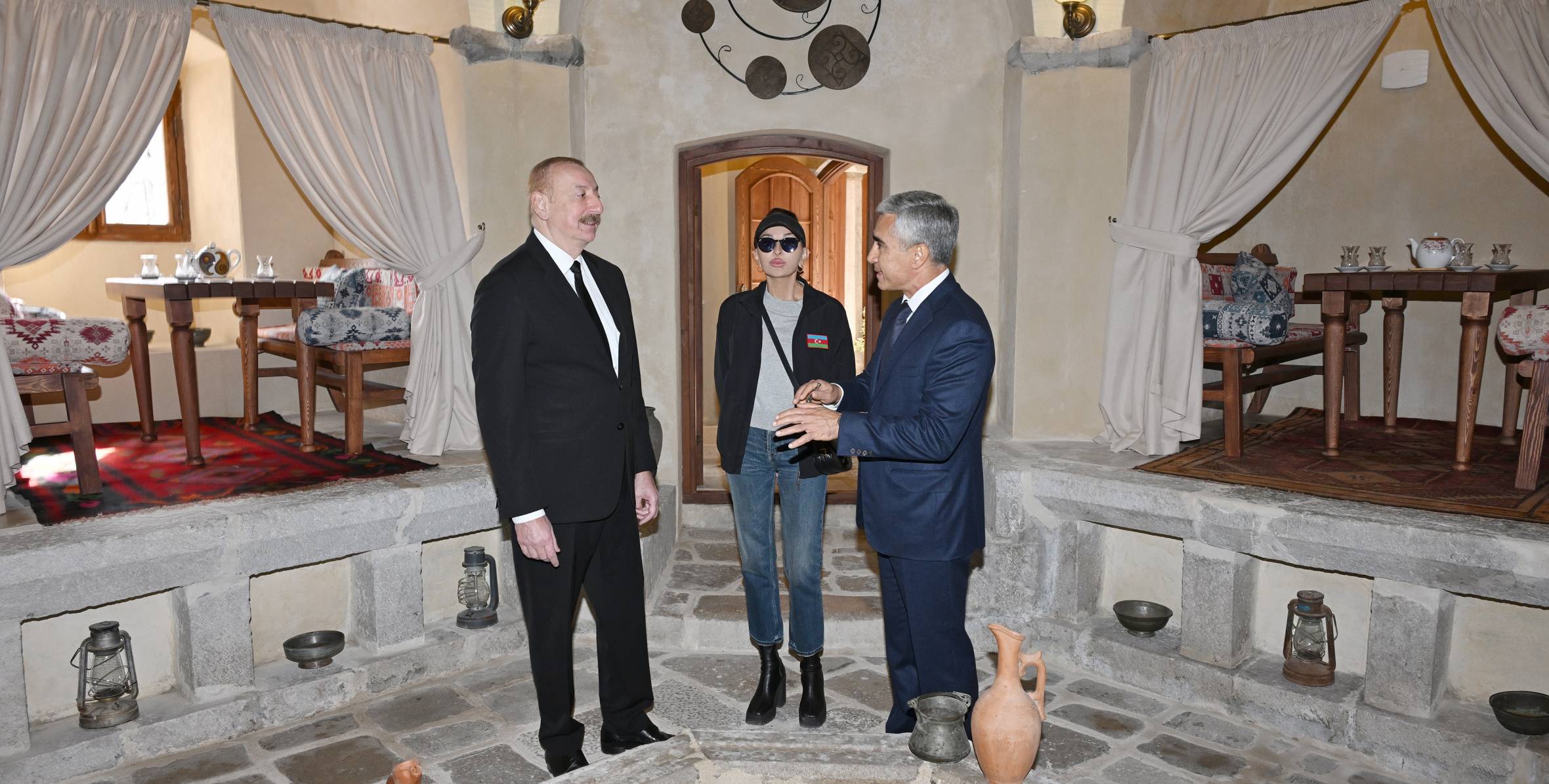 Ильхам Алиев и первая леди Мехрибан Алиева приняли участие в открытии после реставрации бани Ширин су в Шуше