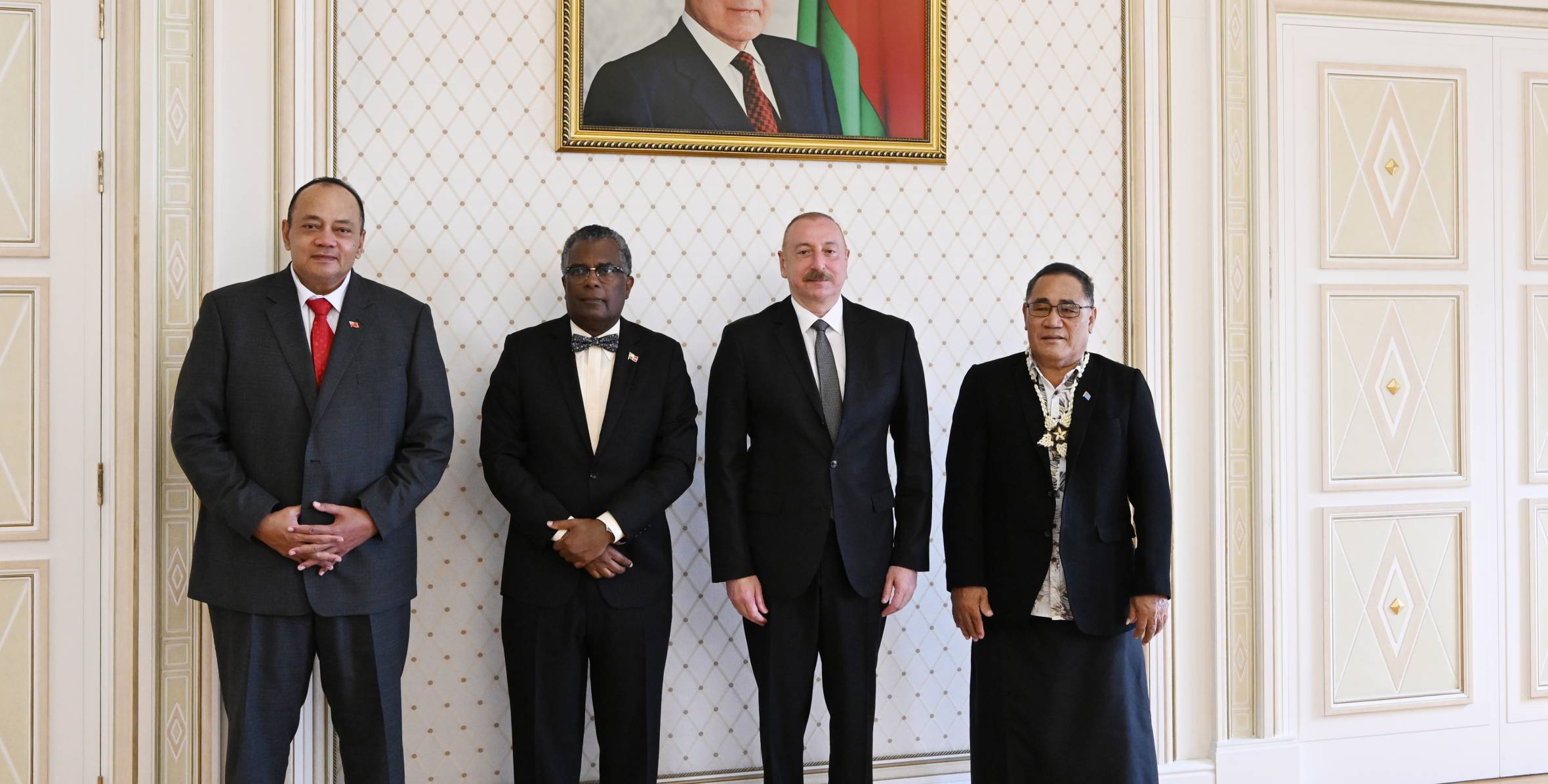 Ильхам Алиев принял генерал-губернатора Тувалу, премьер-министра Тонги и министра иностранных дел Содружества Багамских Островов