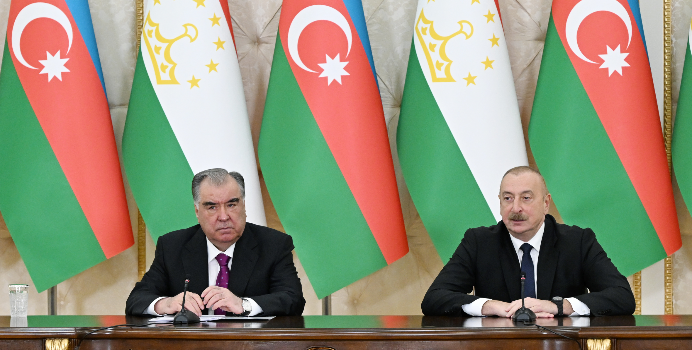 Президенты Азербайджана и Таджикистана выступили с заявлениями для прессы