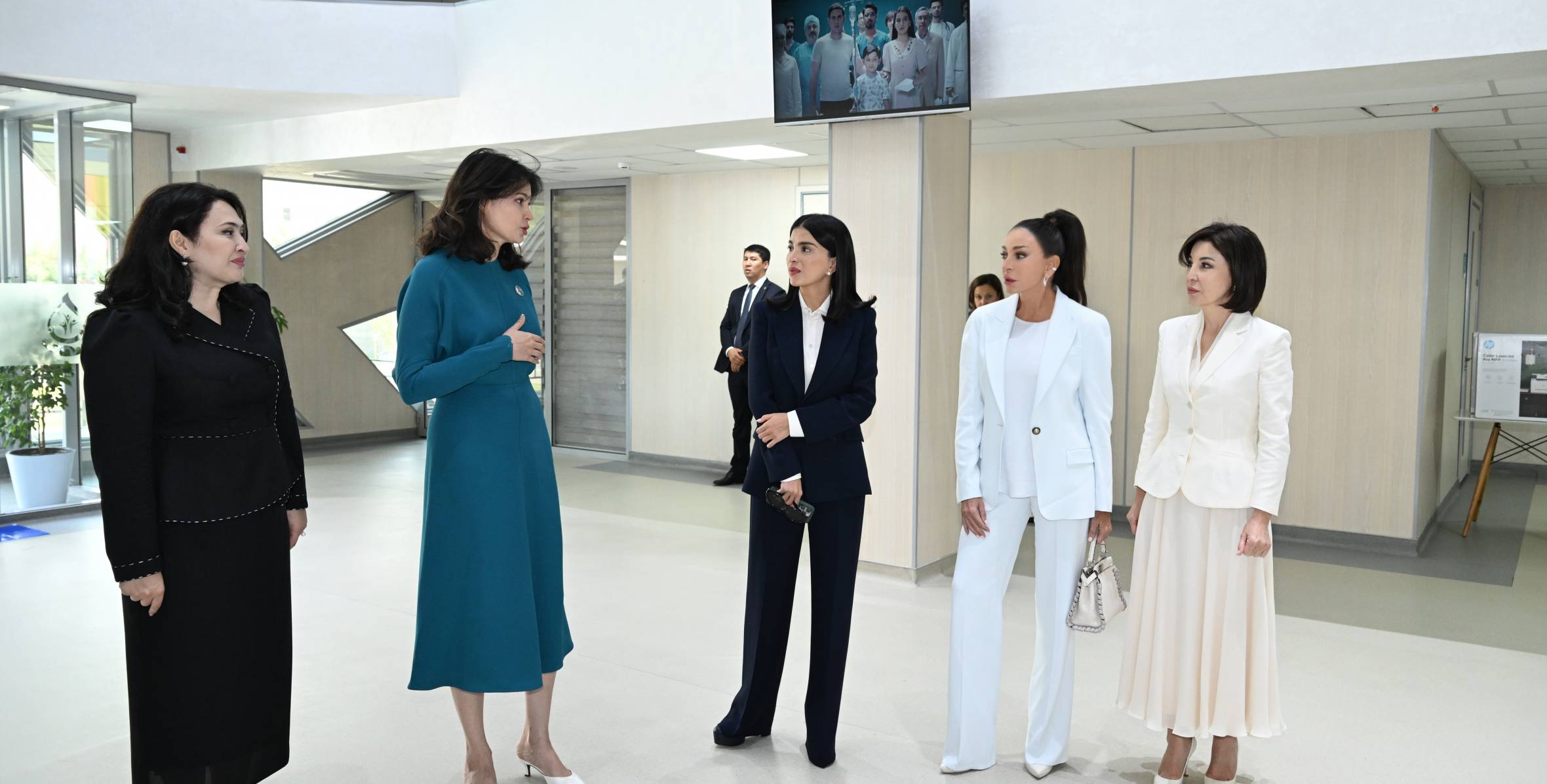 First ladies of Azerbaijan and Uzbekistan visited “Mekhrli” school in Tashkent