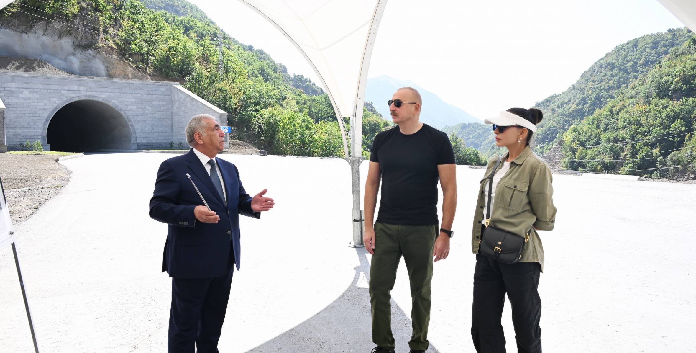 Ilham Aliyev visits construction site of the 4th tunnel and a 15.2-kilometer section of the Toghanaly-Kalbajar-Istisu highway