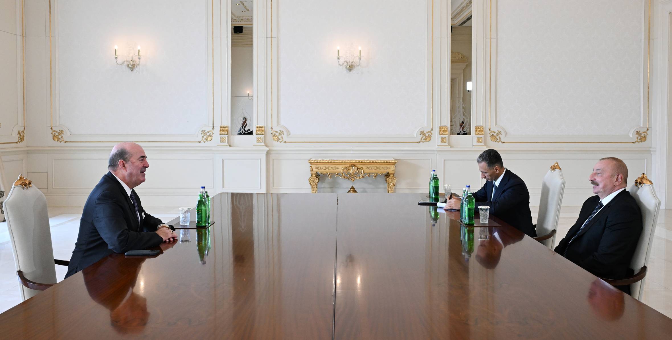 Ilham Aliyev received President of “Gulfstream Aerospace” company