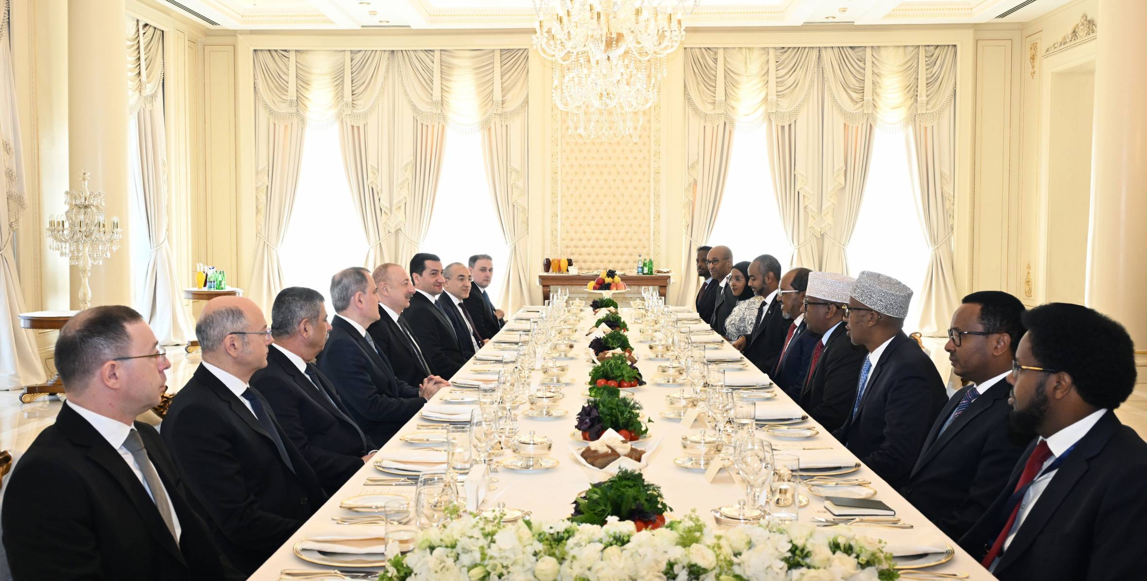 Ilham Aliyev held expanded meeting over lunch with Somali President