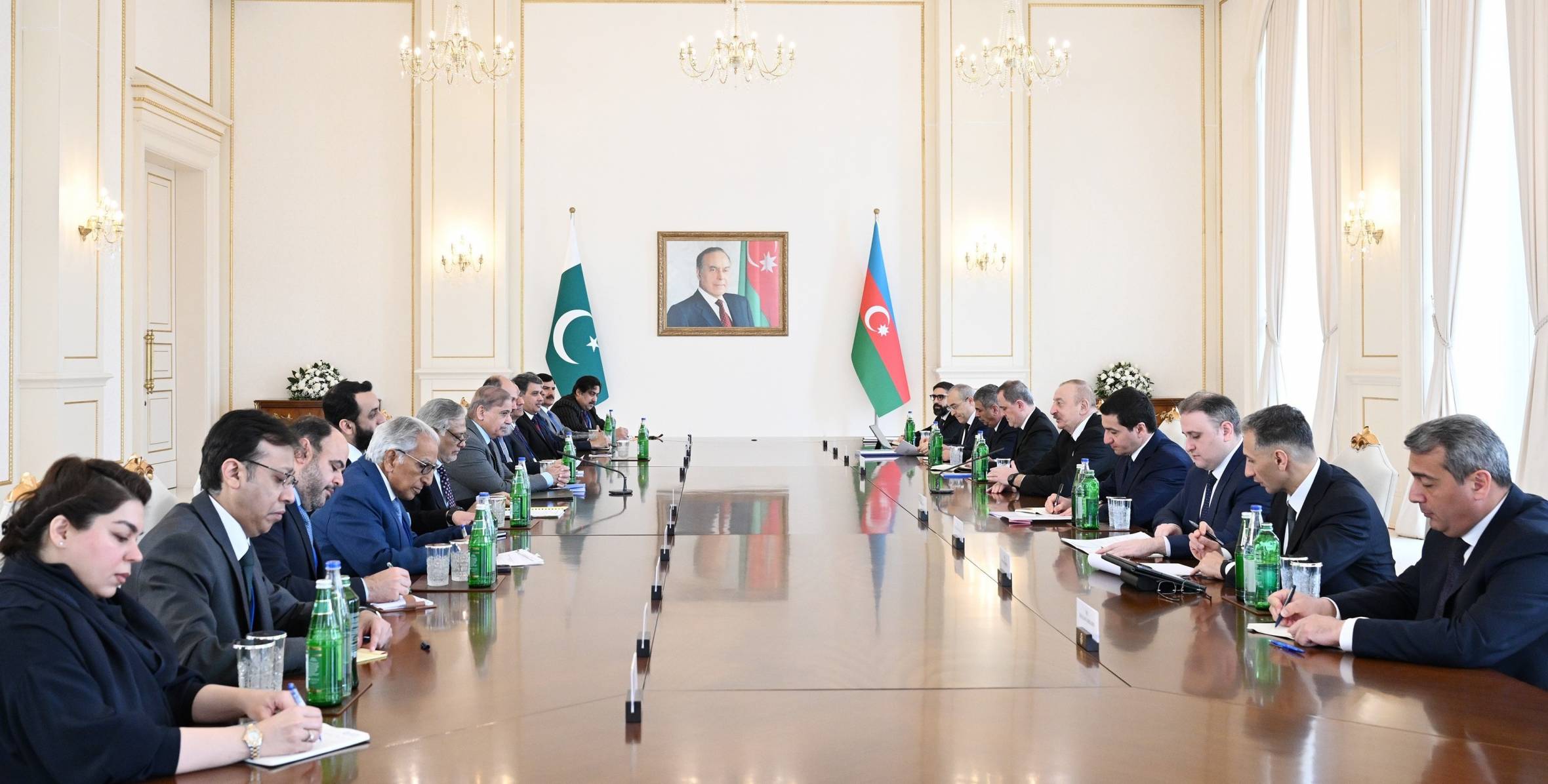 Ilham Aliyev held expanded meeting with Prime Minister of Pakistan