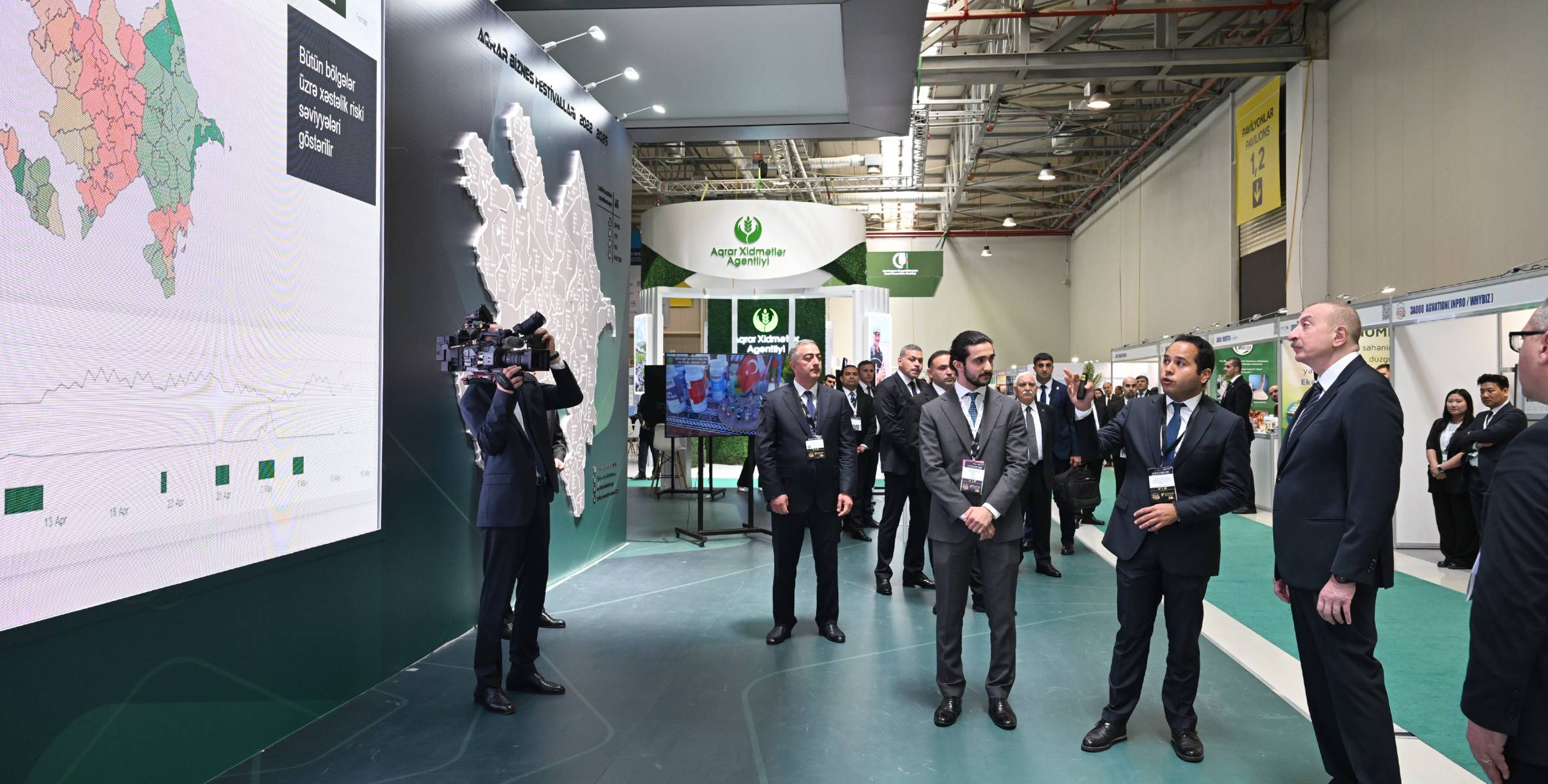 Ilham Aliyev viewed InterFood Azerbaijan and Caspian Agro exhibitions