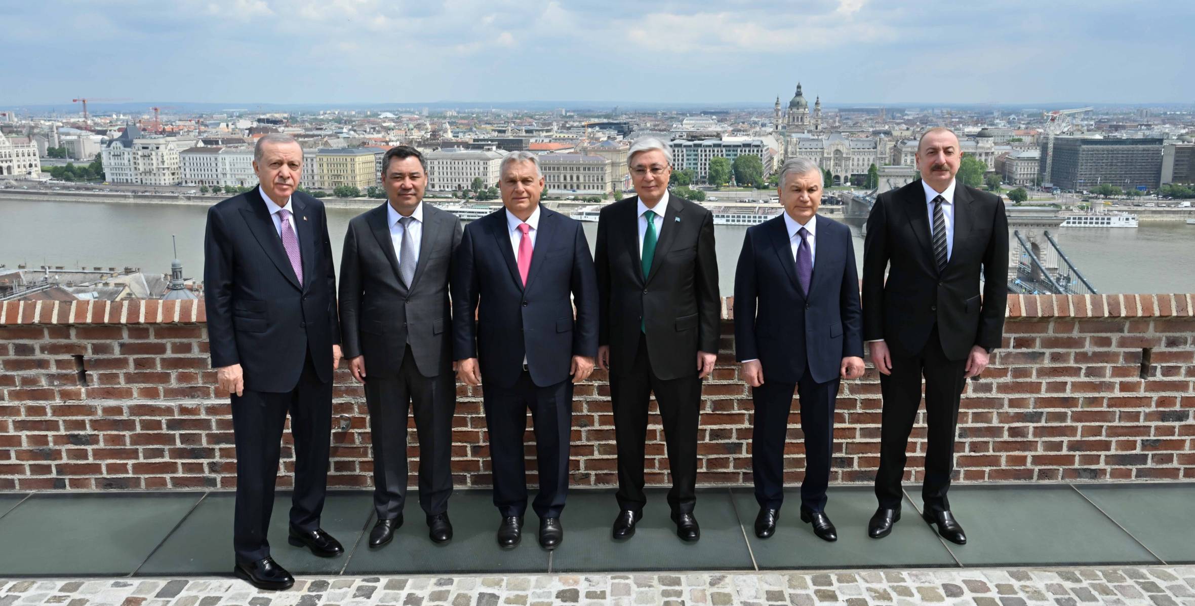 Official luncheon held in Budapest in honor of heads of state and government of Organization of Turkic States