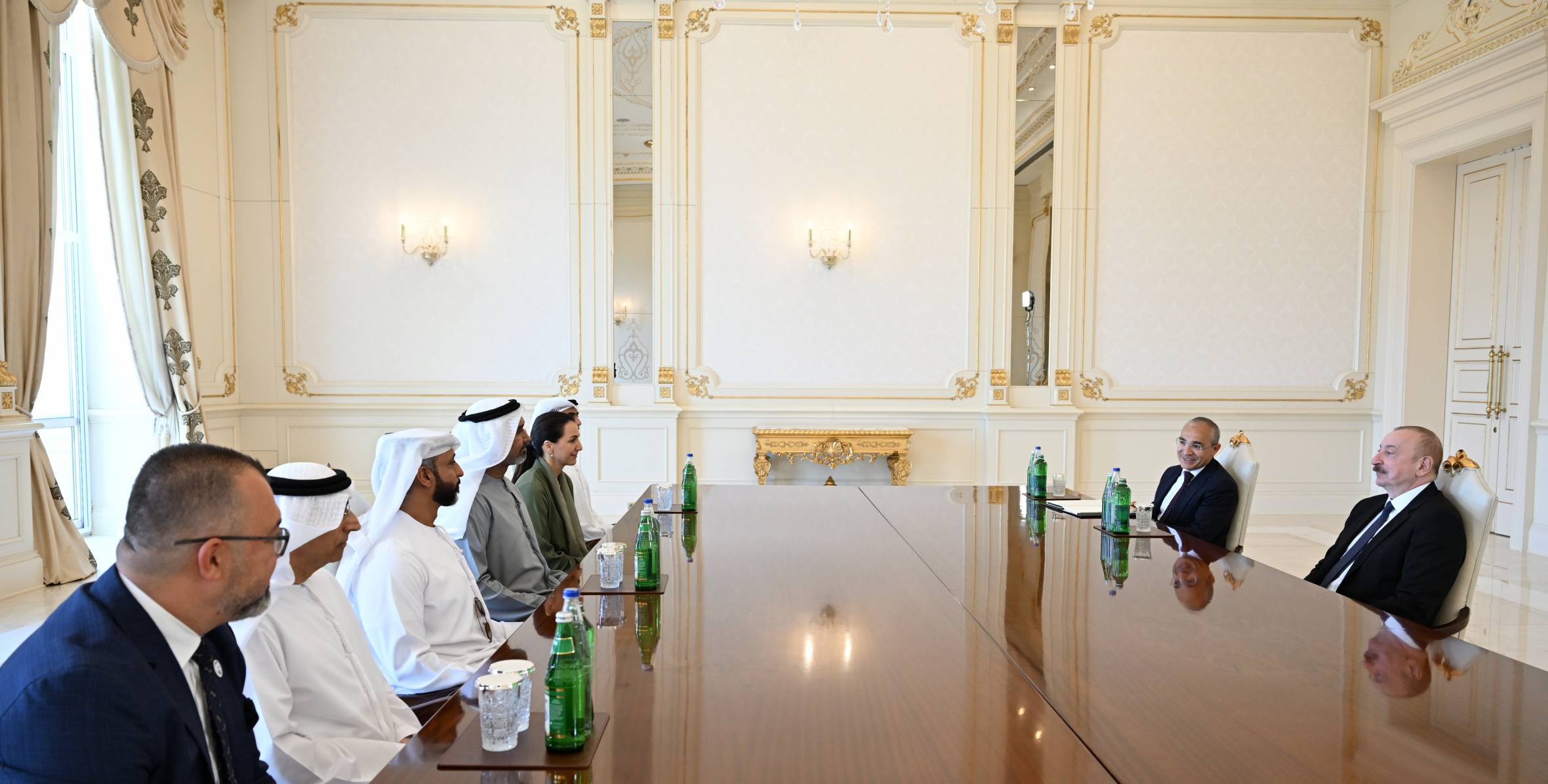 Ilham Aliyev received business delegation from United Arab Emirates