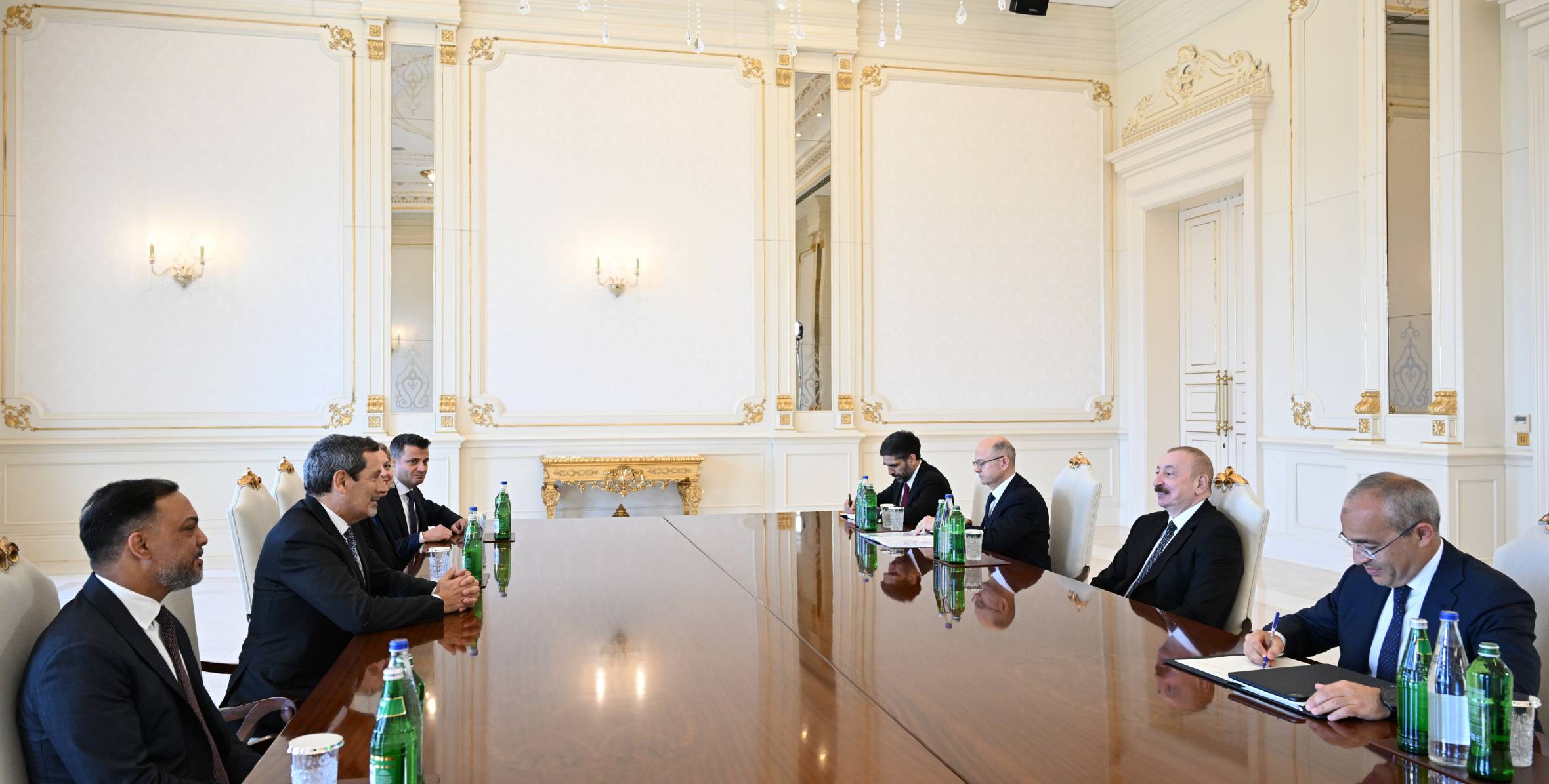 İlham Əliyev “Schlumberger Overseas S.A” şirkətinin baş icraçı direktorunu qəbul edib