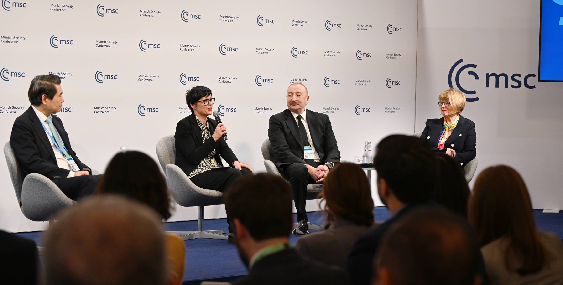 Ильхам Алиев принял участие в панельных дискуссиях в Мюнхене