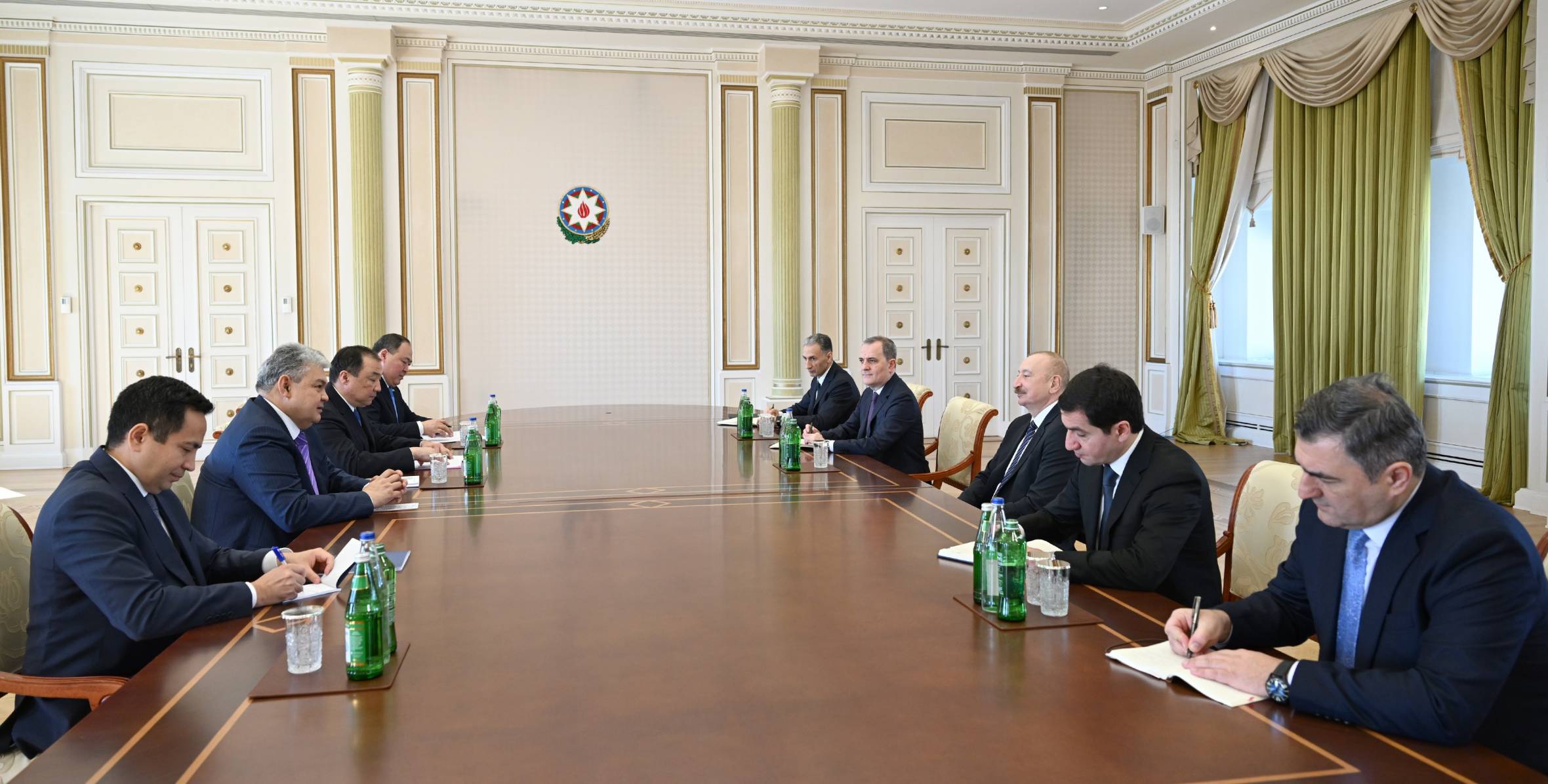 Ильхам Алиев принял министров иностранных дел и транспорта Казахстана