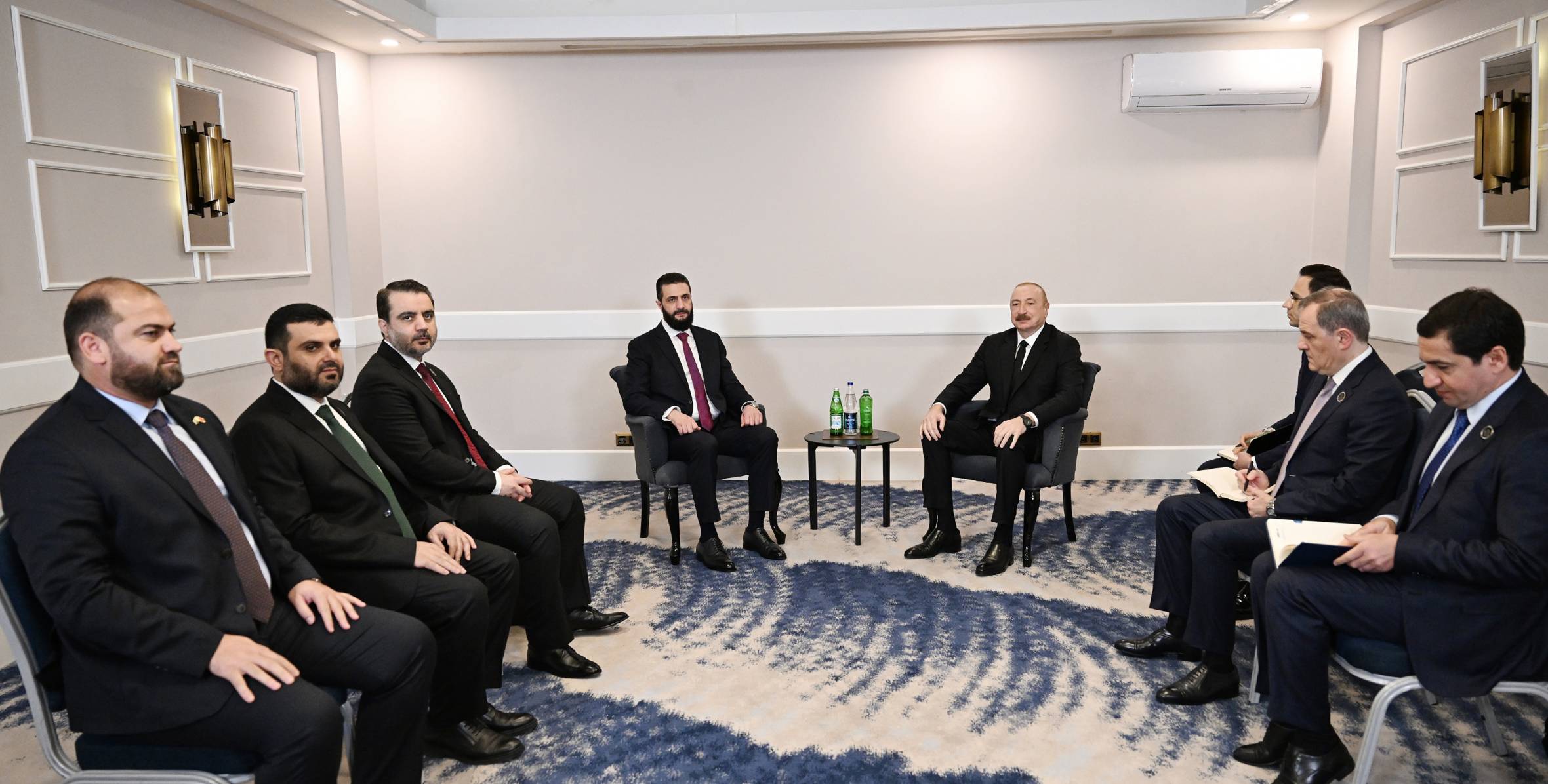 İlham Əliyevin Antalyada Suriyanın keçid dövrü Prezidenti ilə görüşü olub