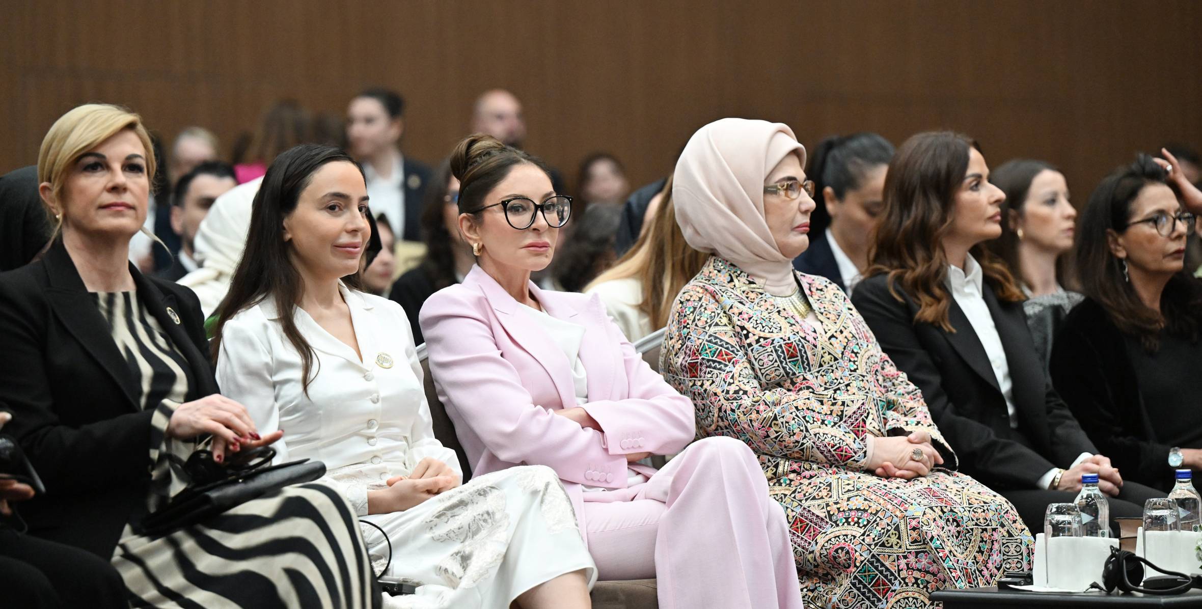 Birinci xanım Mehriban Əliyeva Antalyada “Fələstində sülh naminə birləşərək: Təhsil sisteminin məhv edilməsi ilə mübarizə və gələcəyin qorunması” adlı paneldə iştirak edib