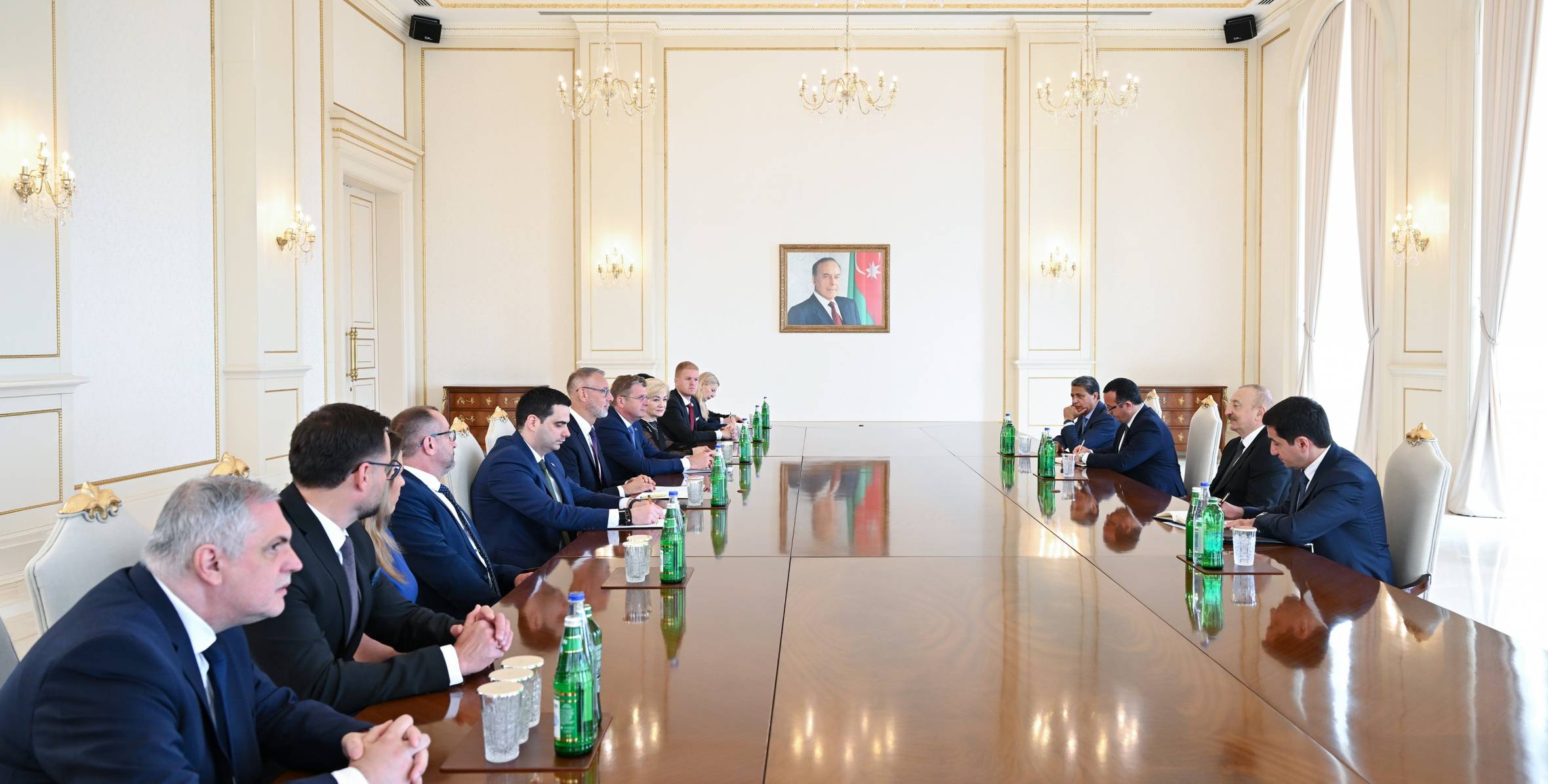 İlham Əliyev Slovakiya Milli Şurası sədrinin başçılıq etdiyi nümayəndə heyətini qəbul edib