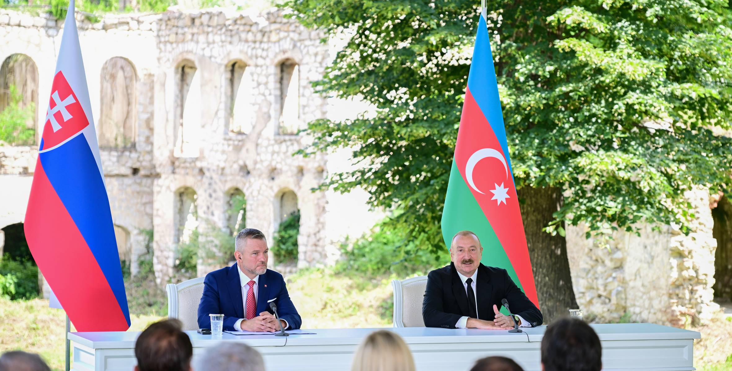Azərbaycan və Slovakiya prezidentləri mətbuata bəyanatlarla çıxış ediblər