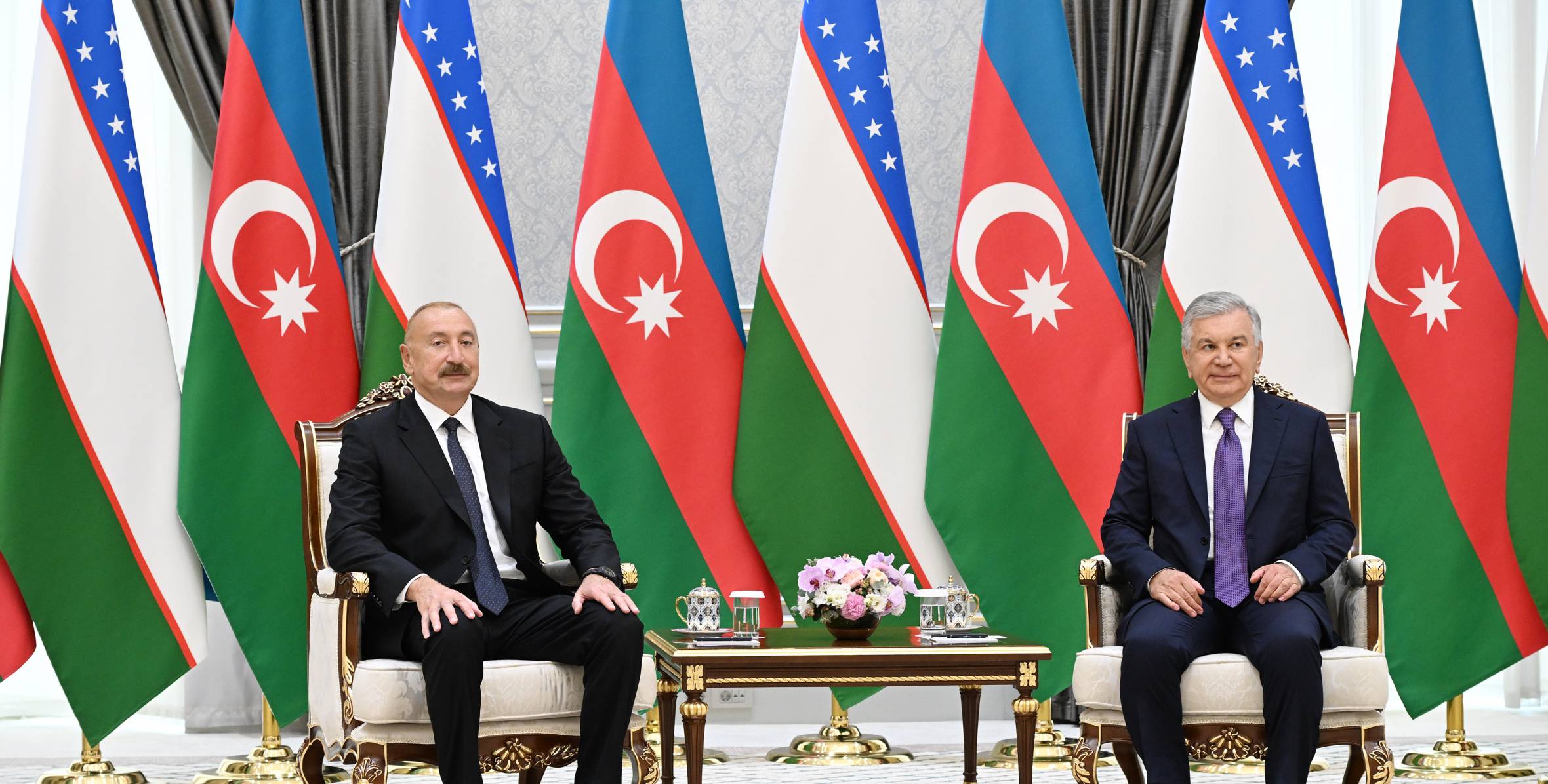 Daşkənddə Azərbaycan Prezidenti İlham Əliyevin Özbəkistan Prezidenti ilə təkbətək görüşü olub