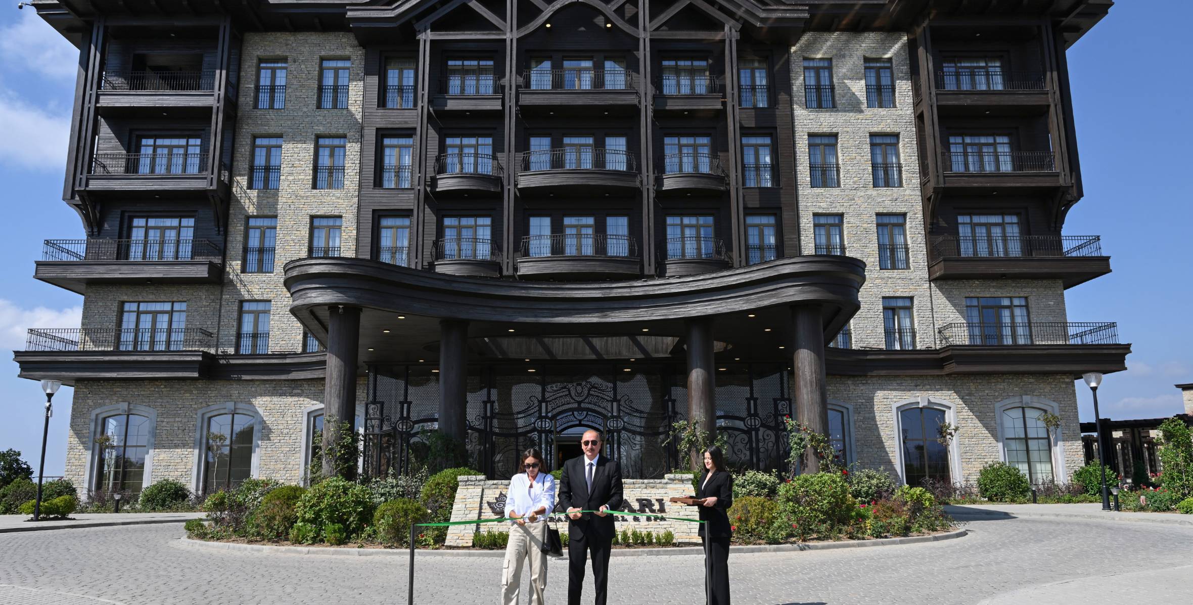 İlham Əliyev Şamaxıda “Meysari Grand Hotel & SPA” kompleksinin açılışında iştirak edib