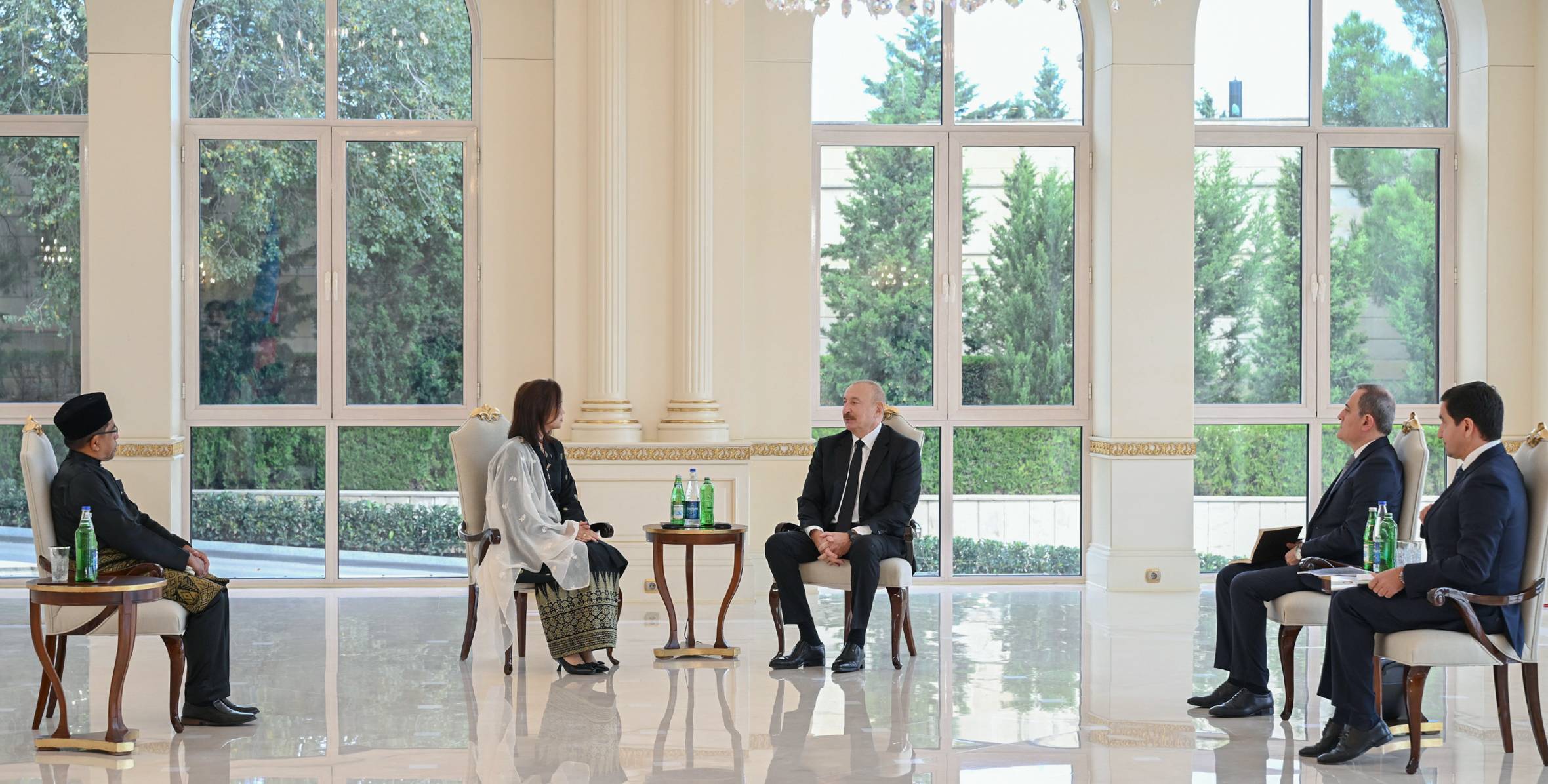İlham Əliyev Malayziyanın Azərbaycanda yeni təyin olunmuş səfirini qəbul edib